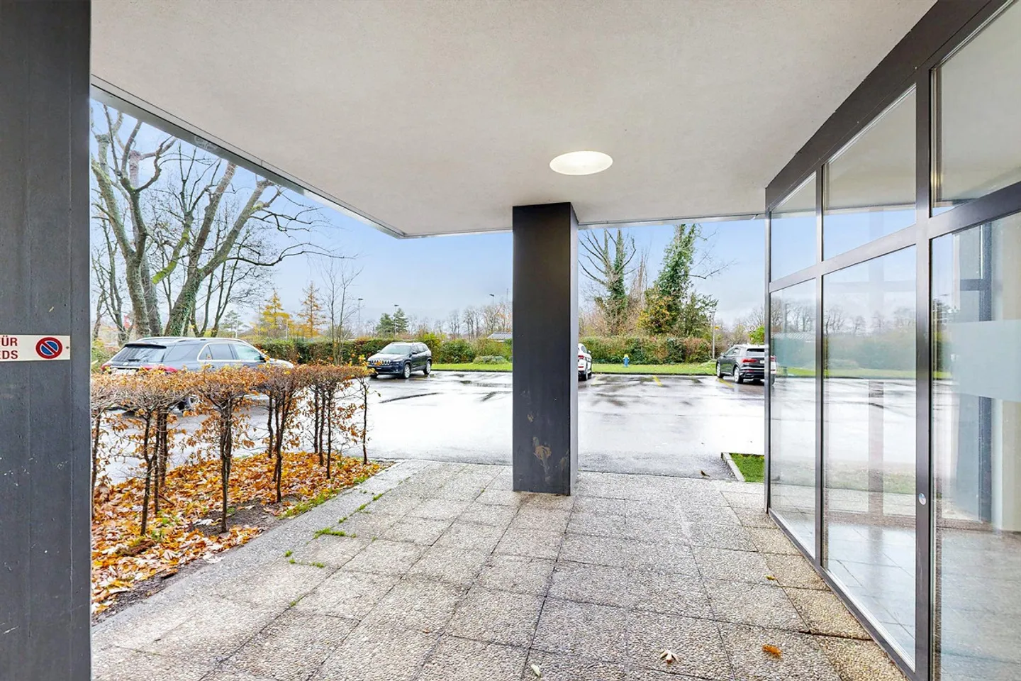 Charming 4-Room Apartment - Photo 2 of 11