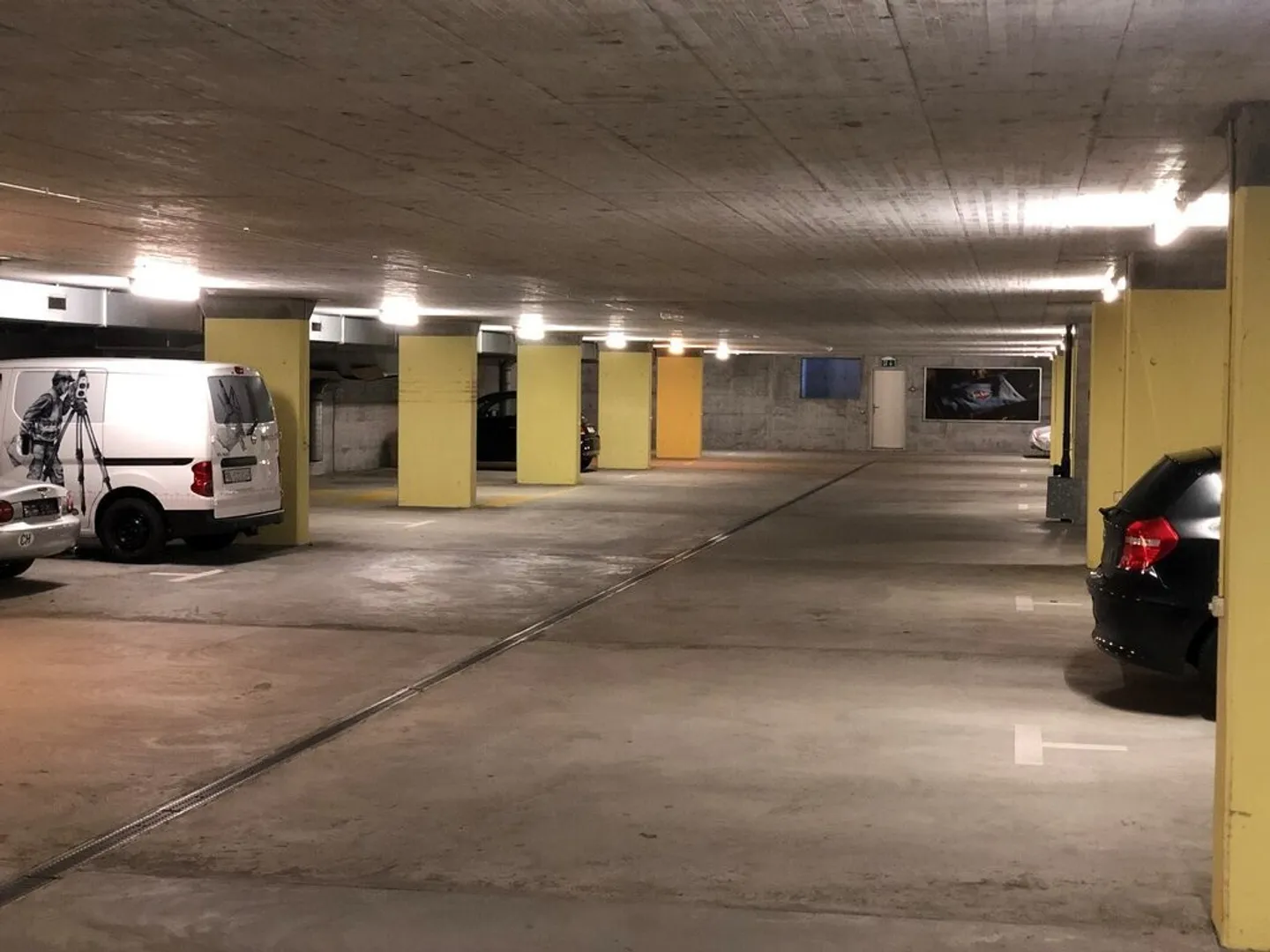 Posto auto in una posizione centrale - Foto 3 di 3