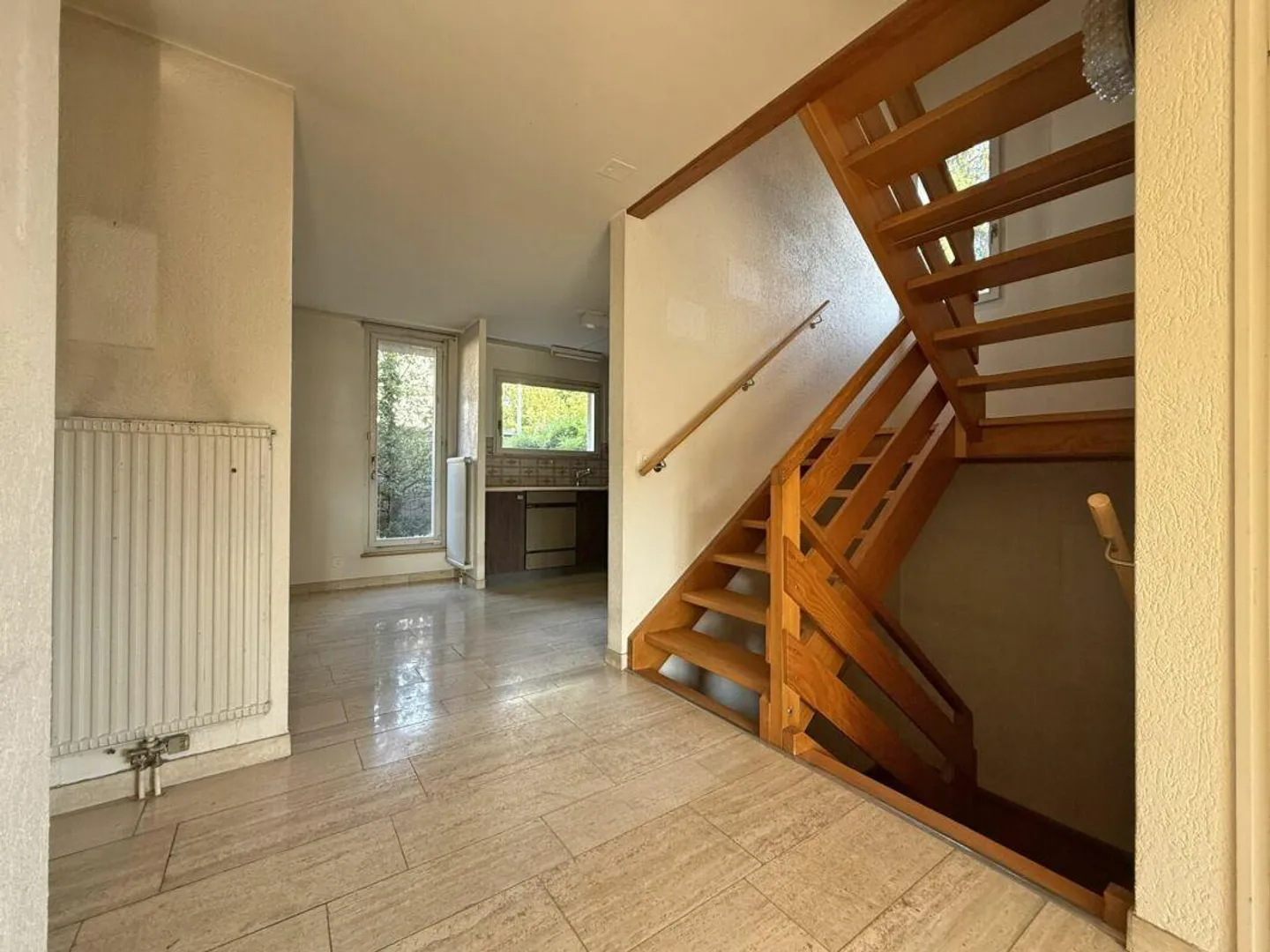 Casa unifamiliare a schiera di 5,5 stanze - Foto 2 di 14