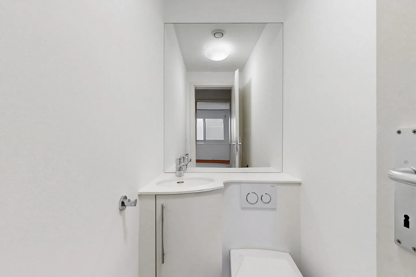 Charming 4-Room Apartment - Photo 11 of 11