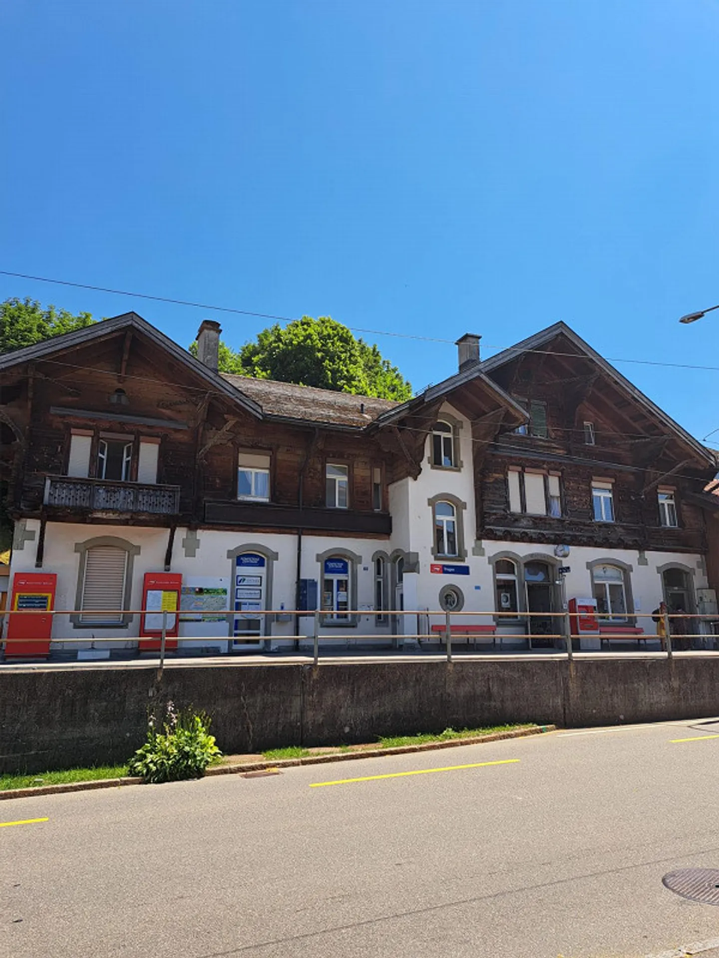 Il tuo spazio commerciale centrale nella stazione di Trogen - Foto 1 di 6