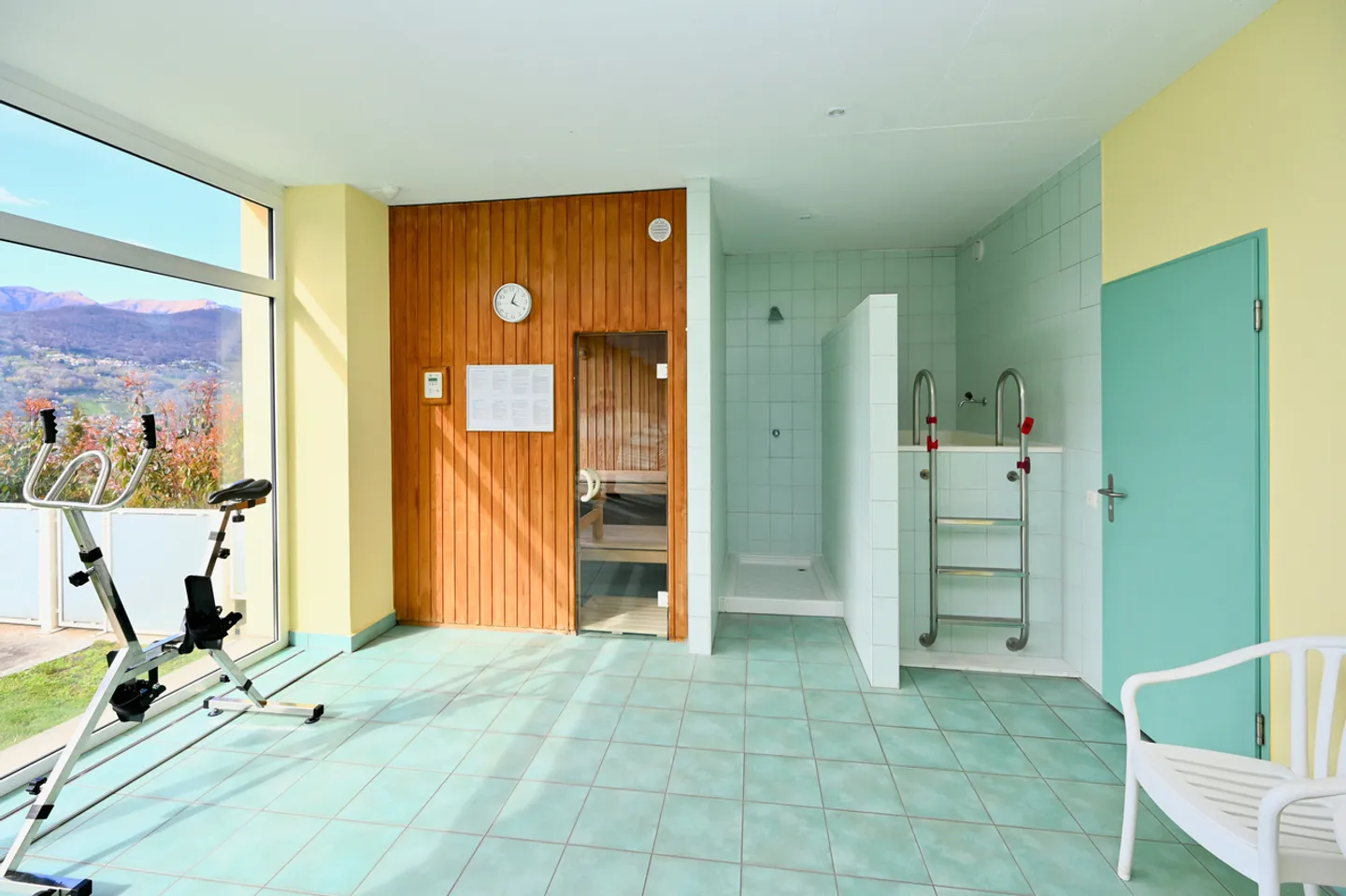 Raffinato e Spazioso Appartamento con Magnifica Vista sul Lago - Foto 23 di 25