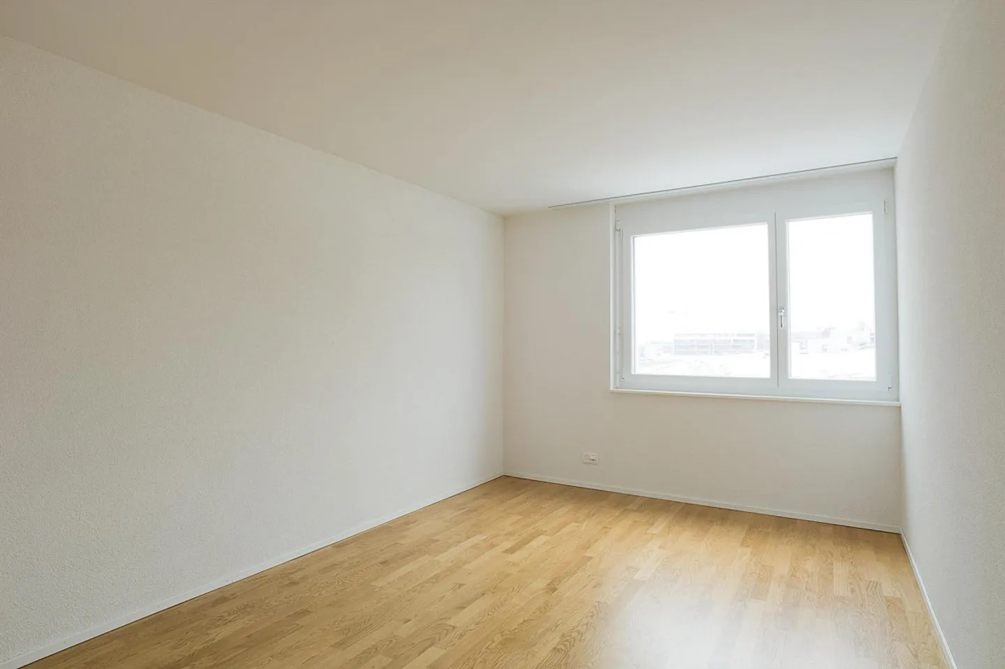 Stylish Apartment in the Green - Photo 3 of 8