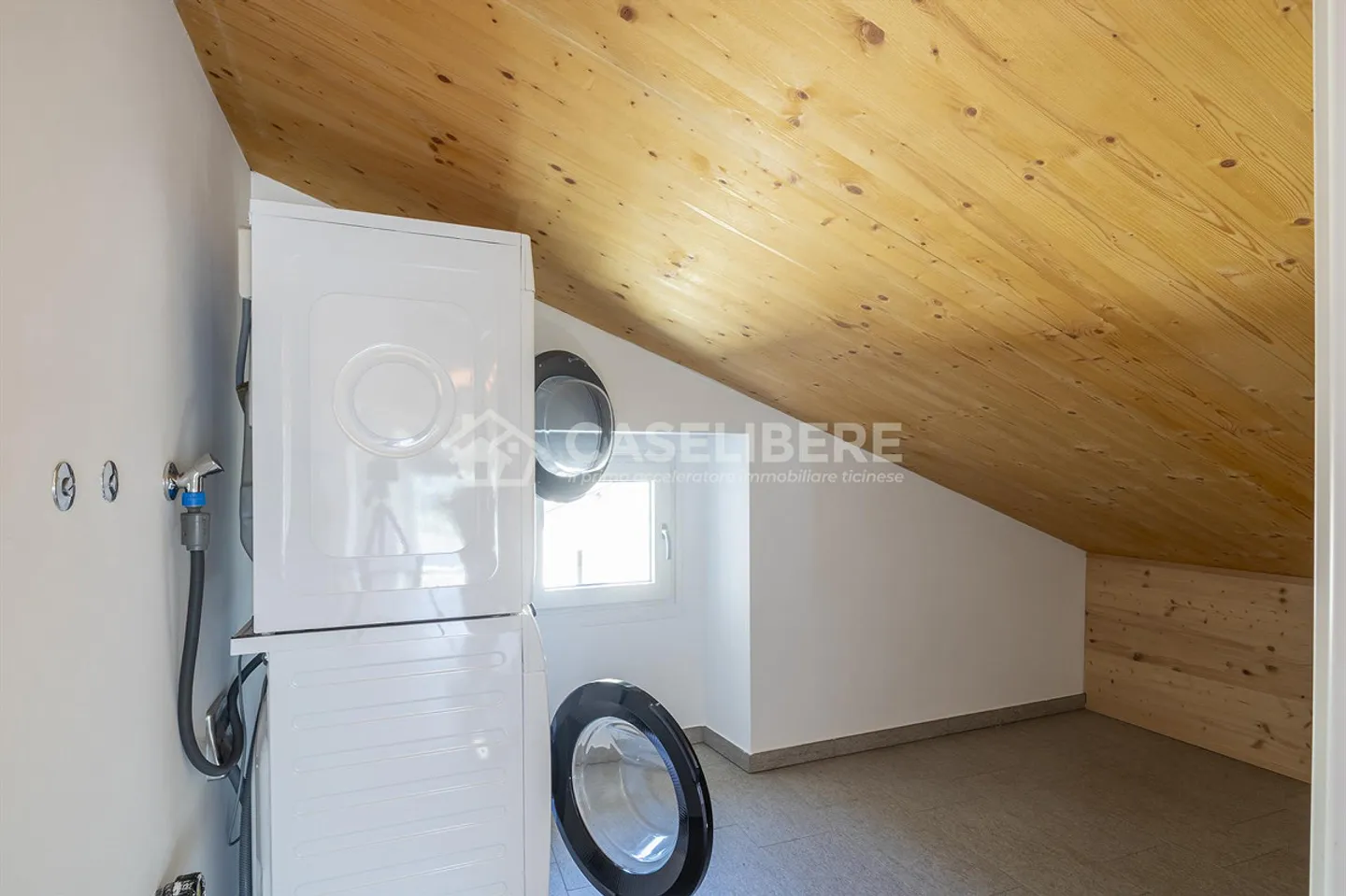 ELEGANT 2-ROOM ATTIC IN MANNO - Photo 7 of 10