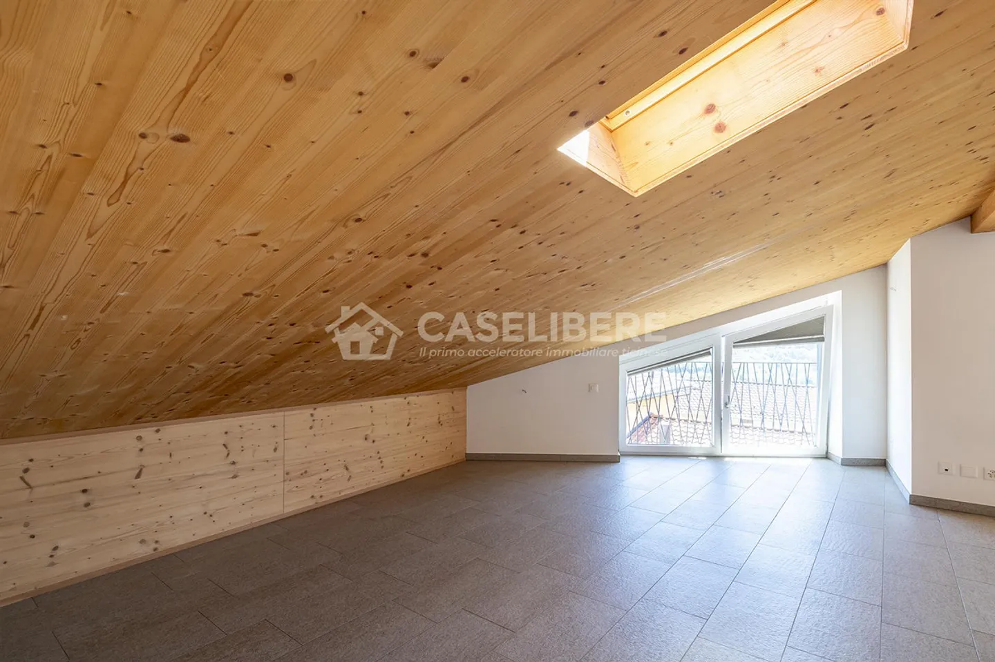 ELEGANT 2-ROOM ATTIC IN MANNO - Photo 8 of 10
