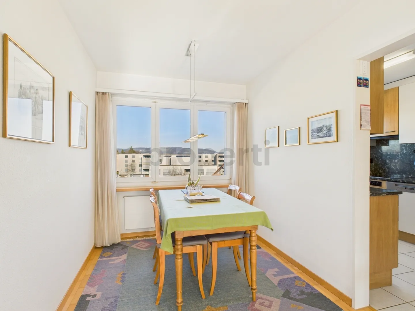 Appartement lumineux de 4,5 pièces avec balcon à Frauenfeld - Photo 2 sur 13