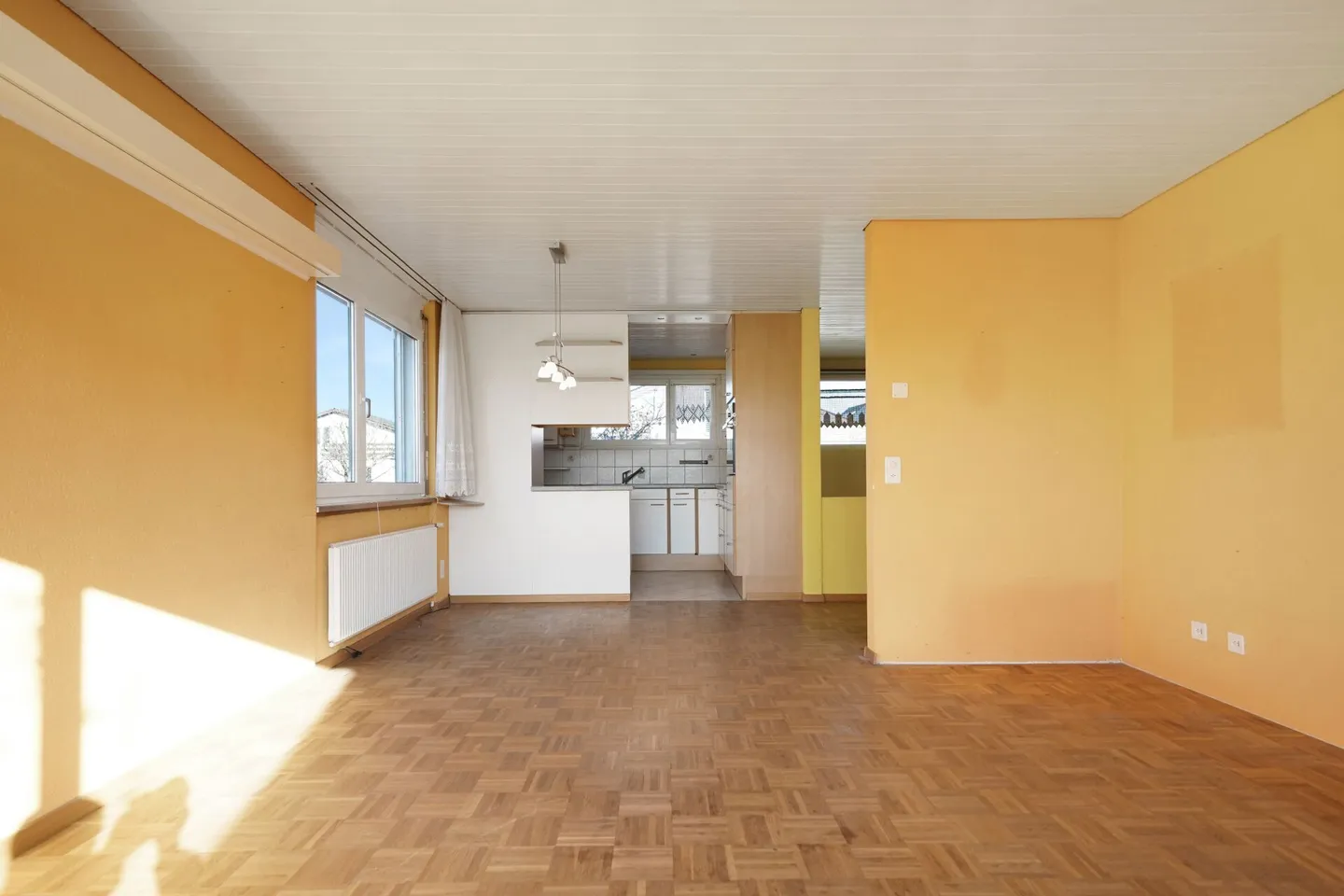 Bright, affordable single-family home in a quiet location - Photo 4 of 13