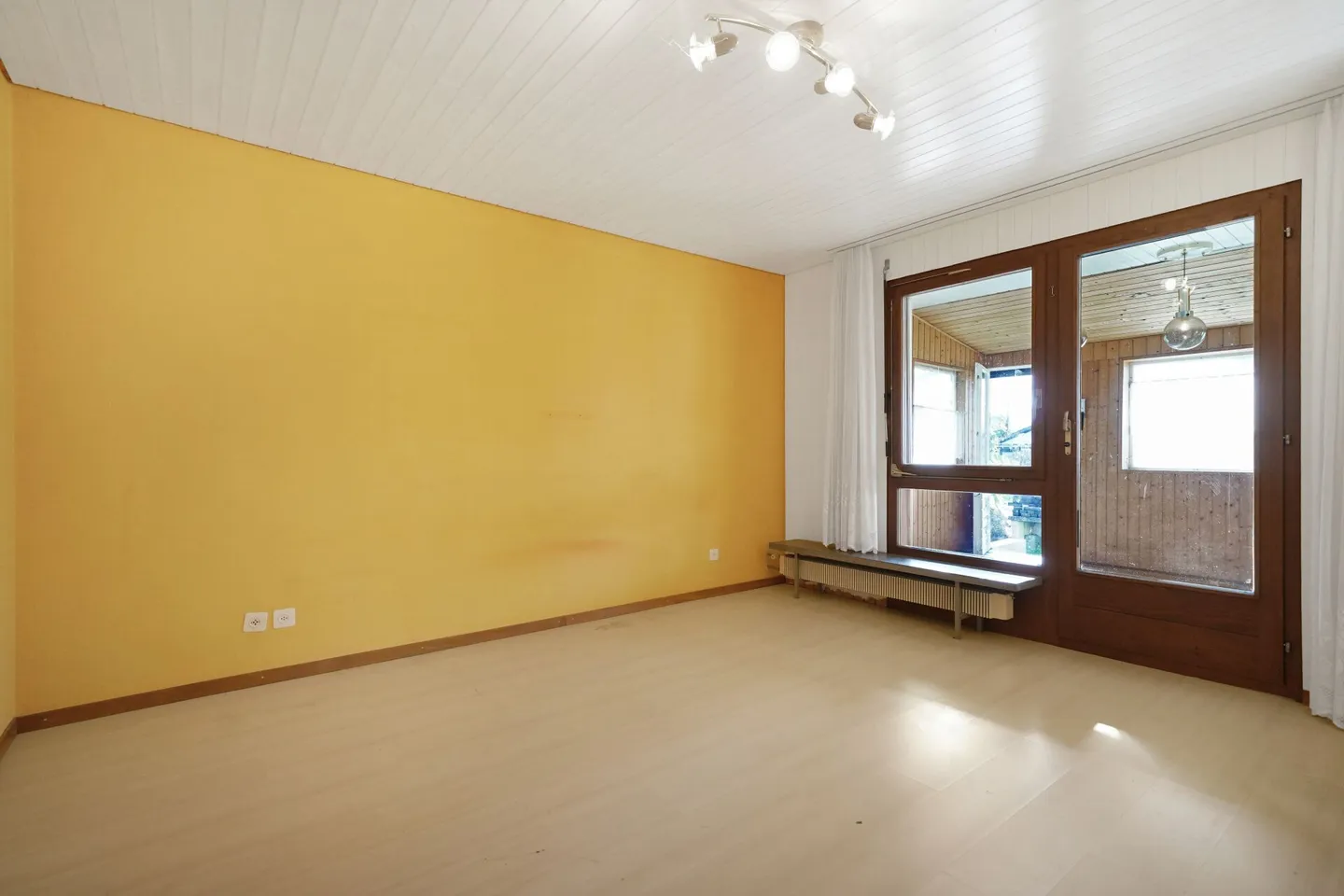 Bright, affordable single-family home in a quiet location - Photo 8 of 13