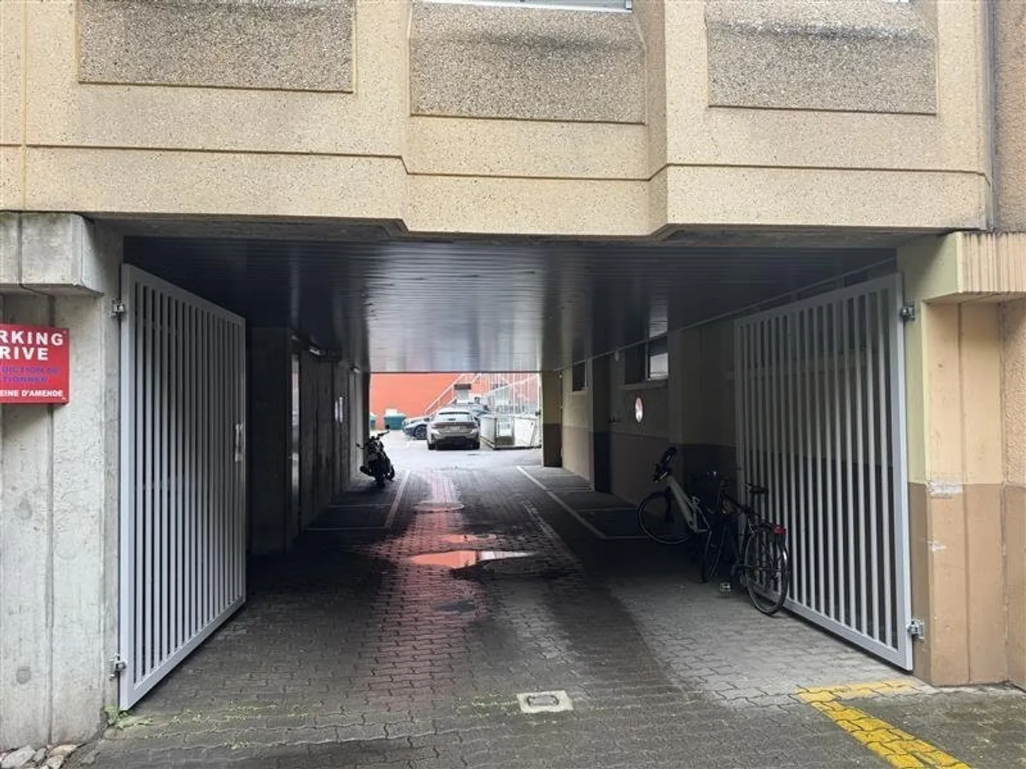 Espace de stationnement pour moto à louer - Photo 1 sur 1