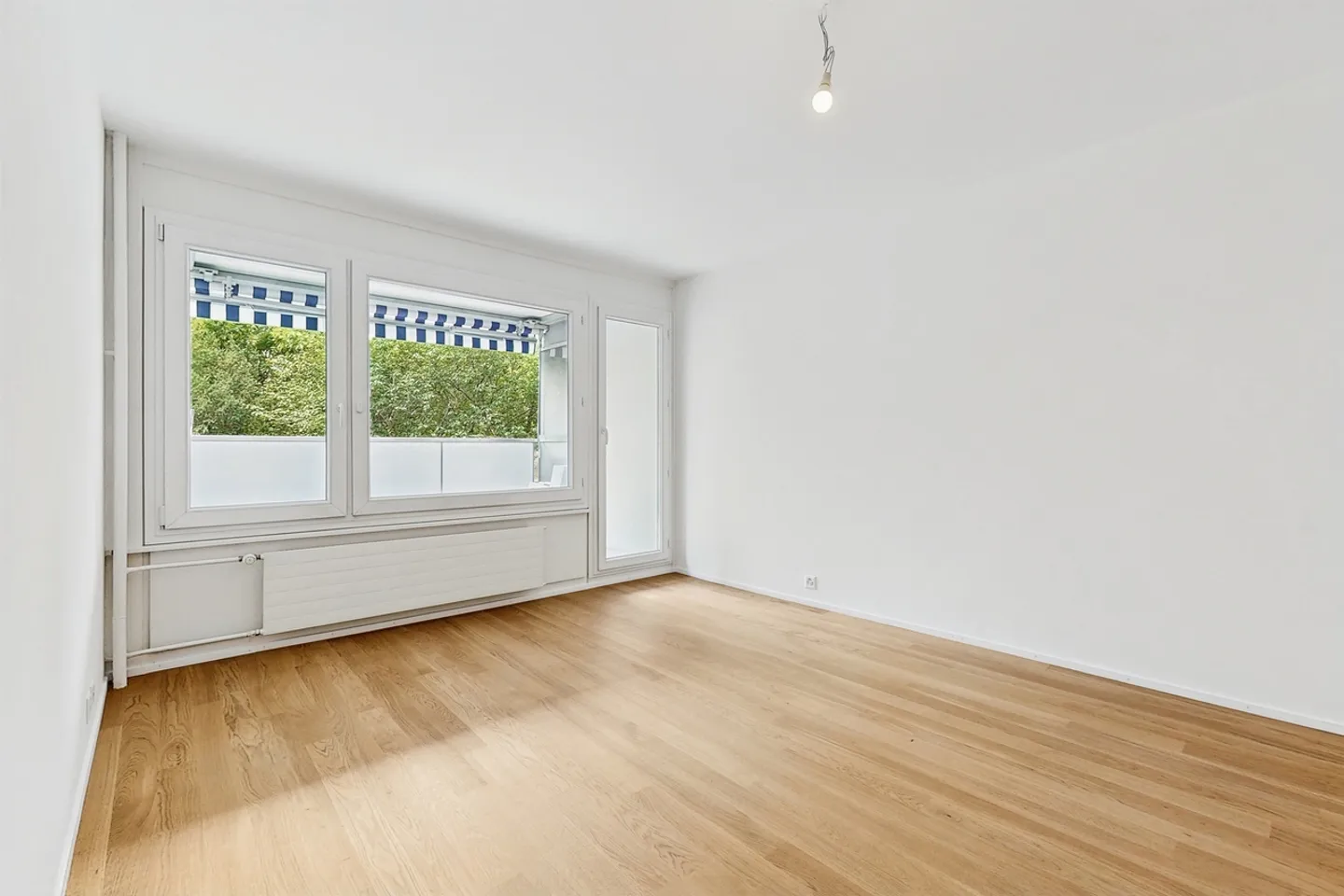 Charmante Wohnung mit Balkon - Foto 2 von 8