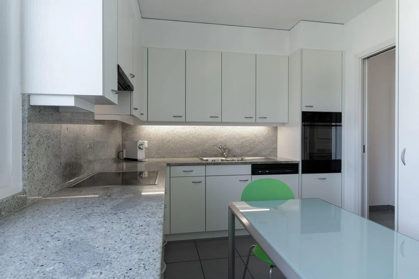 Geräumige Wohnung mit Terrasse - Foto 5 von 12