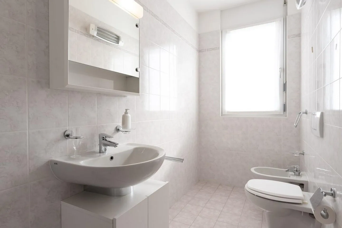 Geräumige Wohnung mit Terrasse - Foto 10 von 12