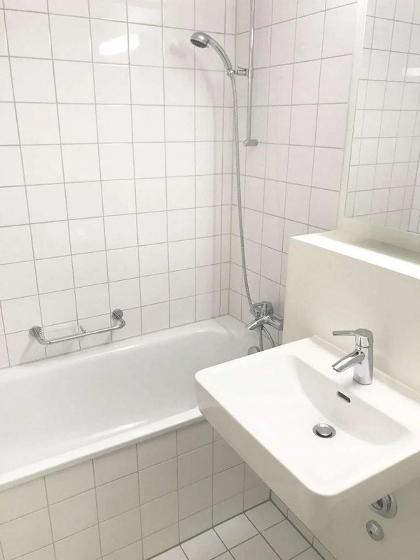 Wohnen im Ostring + 1 Jahr gratis Einstellhallenplatz! - Foto 4 von 5