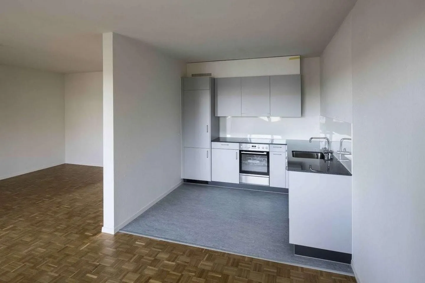 Wohnen im Ostring + 1 Jahr gratis Einstellhallenplatz! - Foto 3 von 5