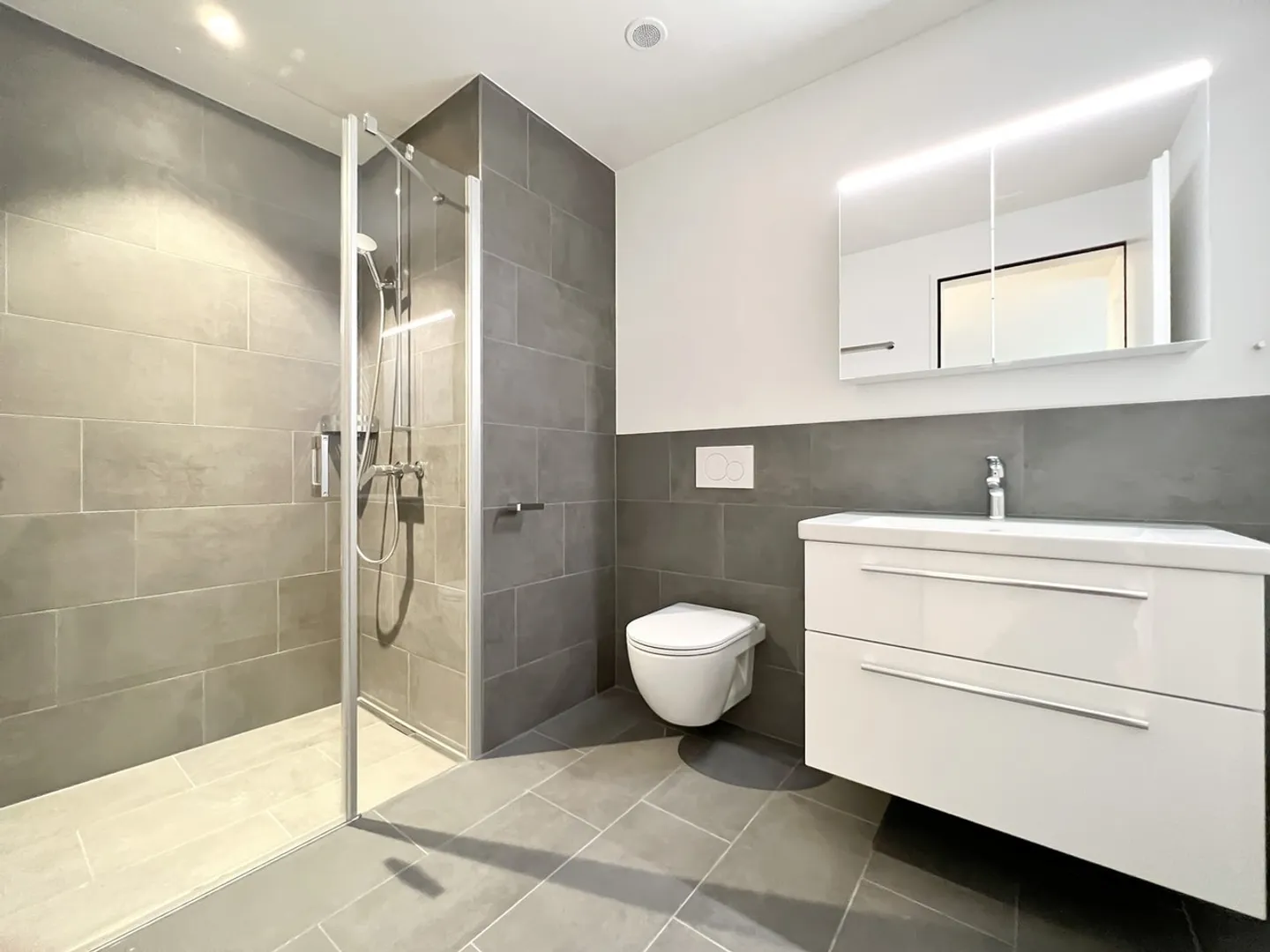 Appartement moderne 2.5 pièces - Photo 3 sur 6
