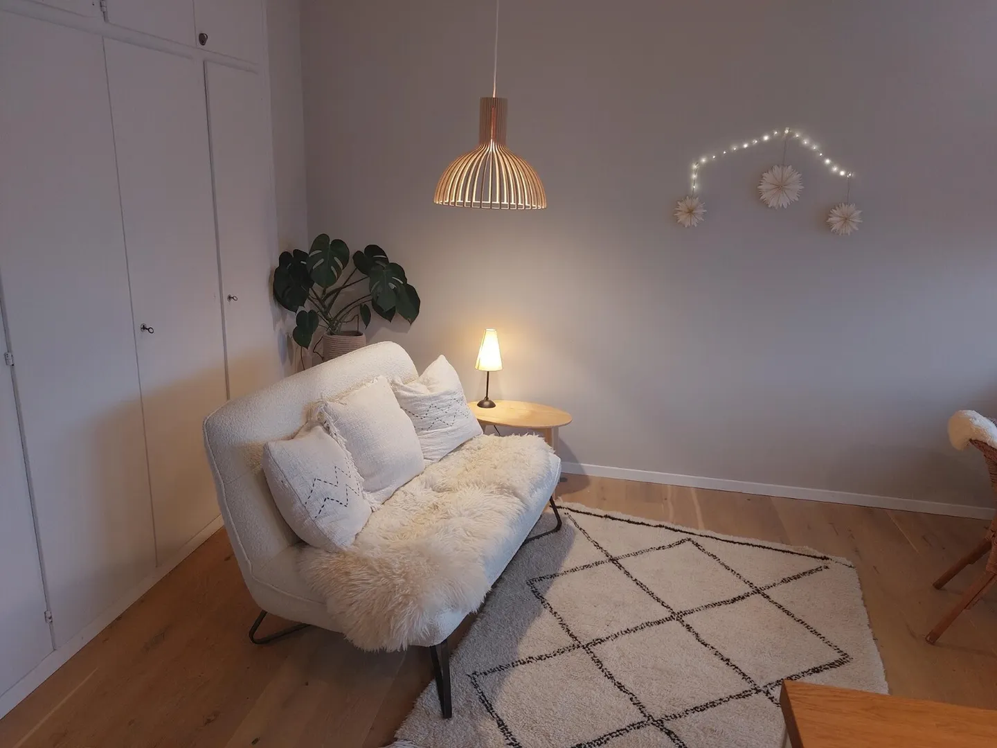Charming Furnished Apartment - Photo 3 of 10