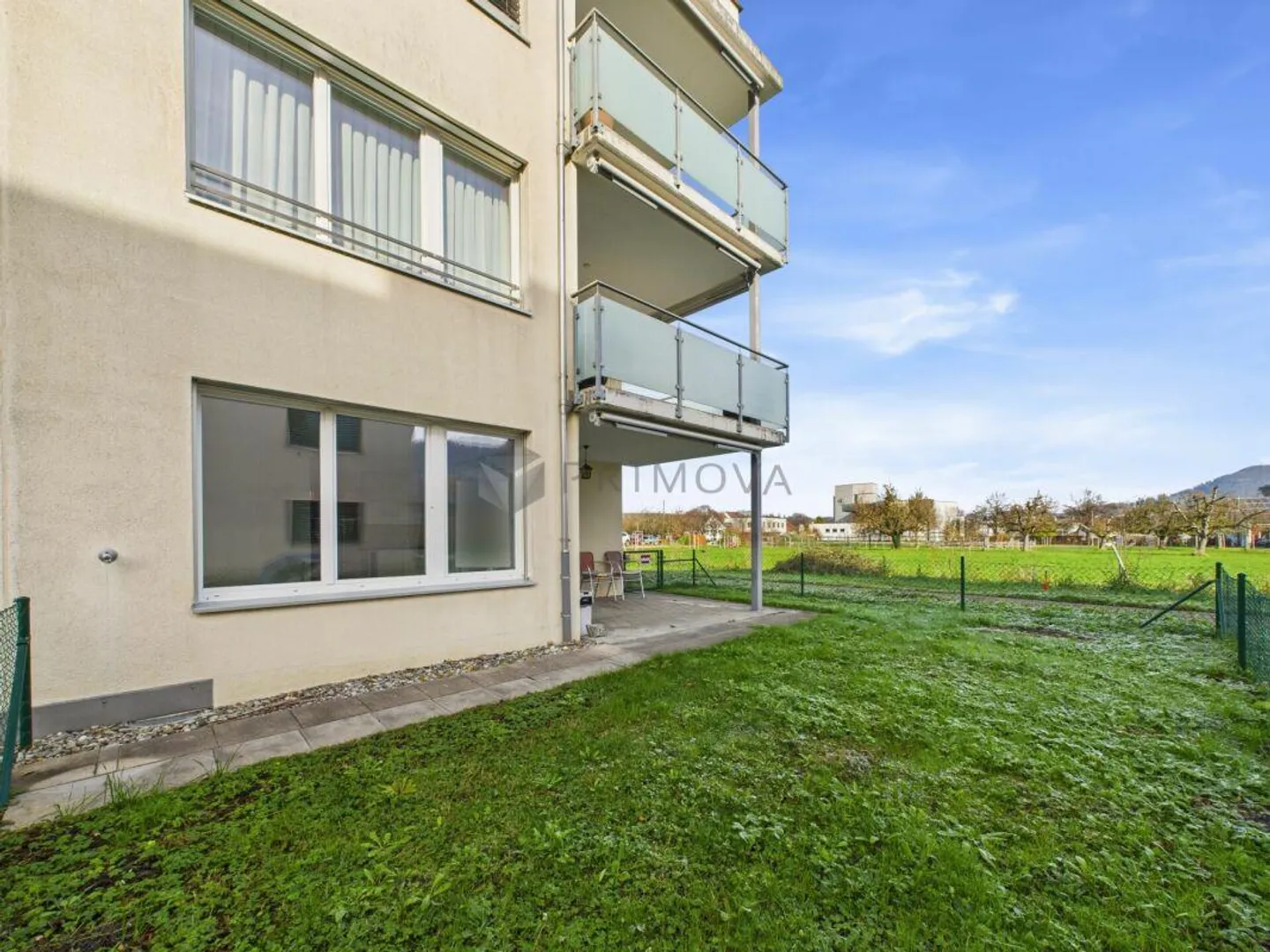 Architecture spatiale réussie avec jardin privé - Photo 8 sur 8