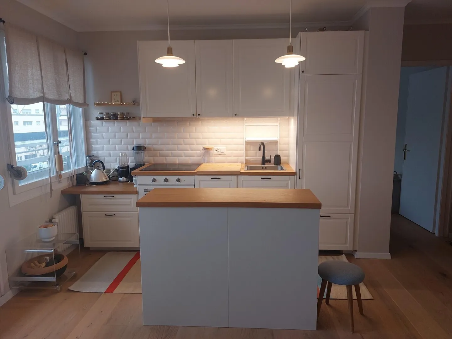 Charming Furnished Apartment - Photo 4 of 10