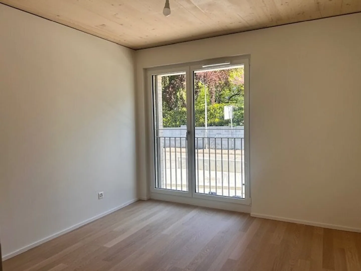 Erdgeschosswohnung mit Garten - Foto 4 von 11