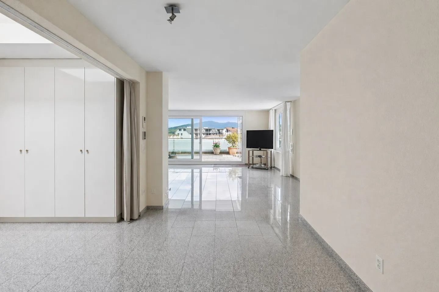 Attico di classe superiore con piano privato e terrazza sul tetto di 50 m² - Foto 9 di 9