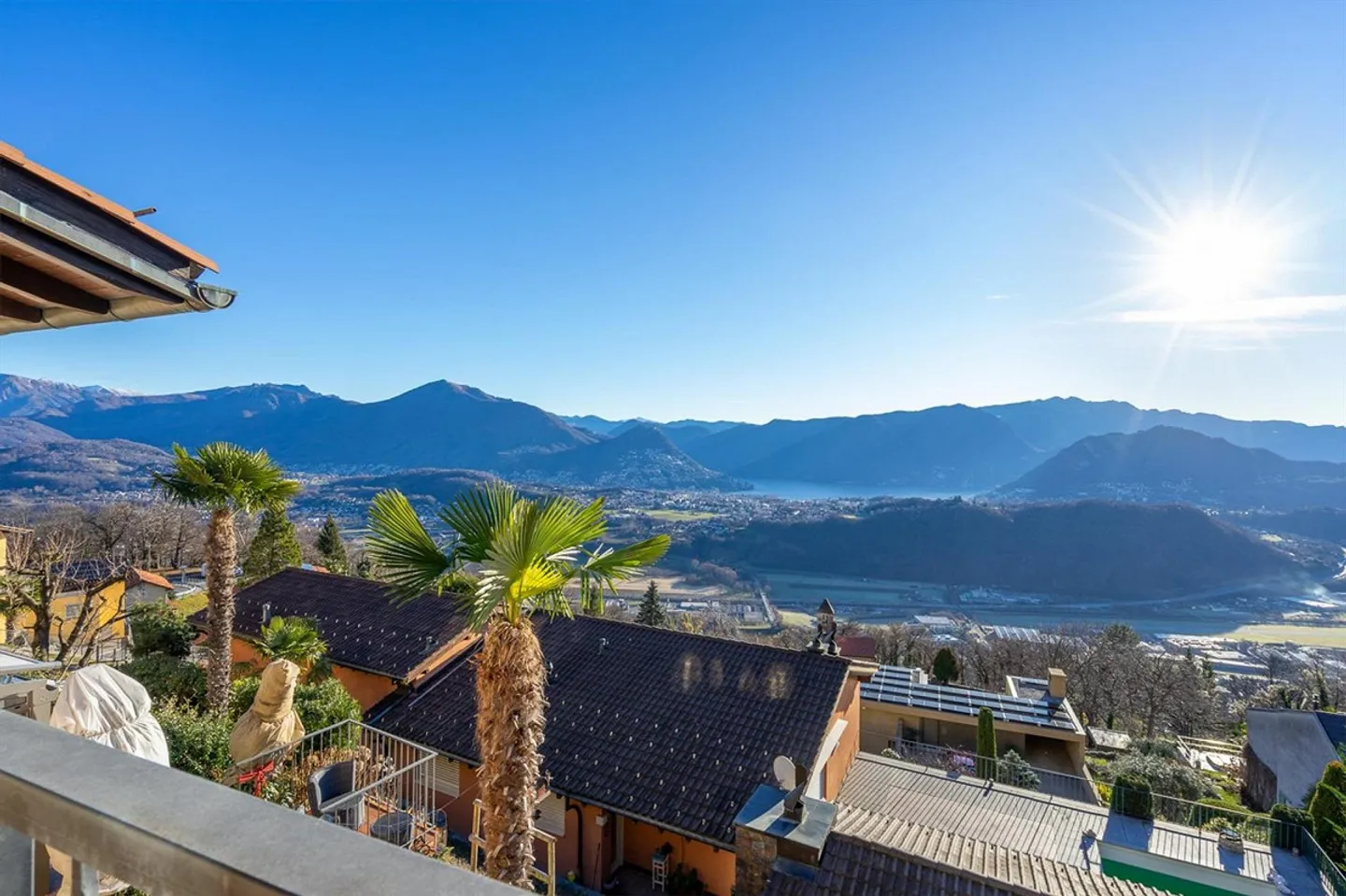 2.5 rooms with stunning panoramic view - ideal as a secondary residence - Photo 1 of 5