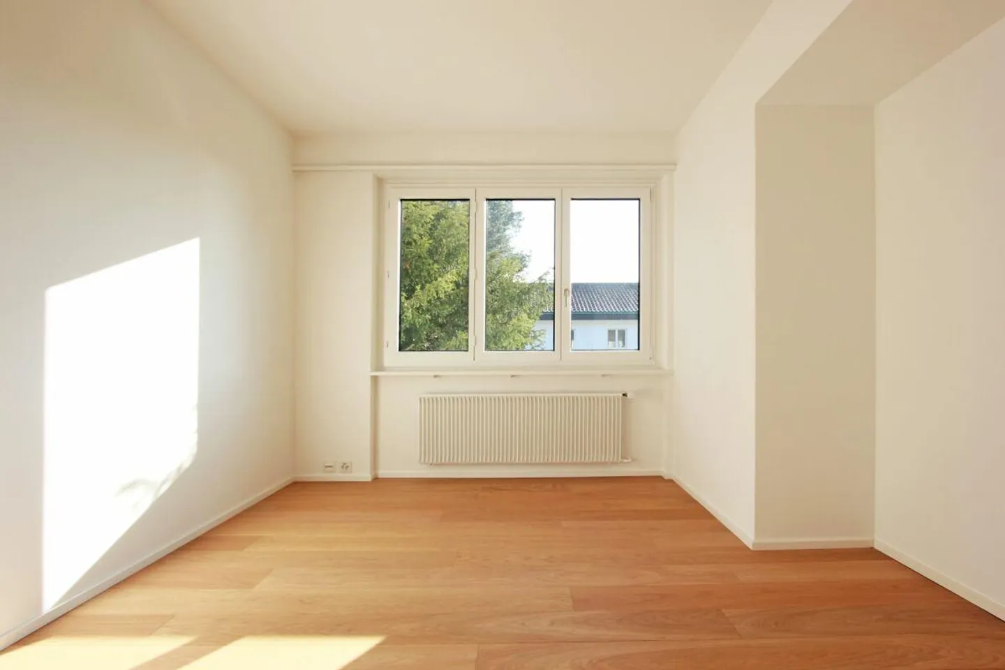 Maison individuelle sur le beau Bruderholz - 7 chambres avec piscine et ... - Photo 11 sur 13