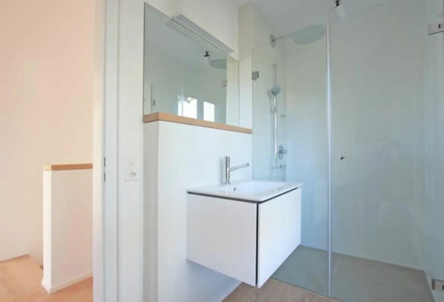 Maison individuelle sur le beau Bruderholz - 7 chambres avec piscine et ... - Photo 7 sur 13
