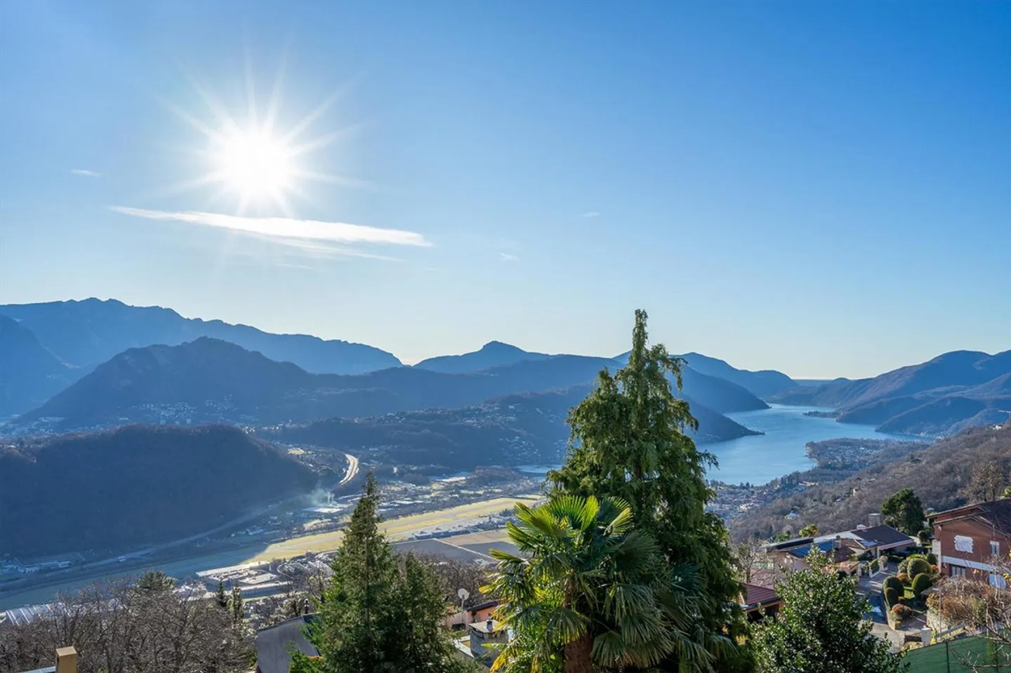 2.5 rooms with stunning panoramic view - ideal as a secondary residence - Photo 3 of 5