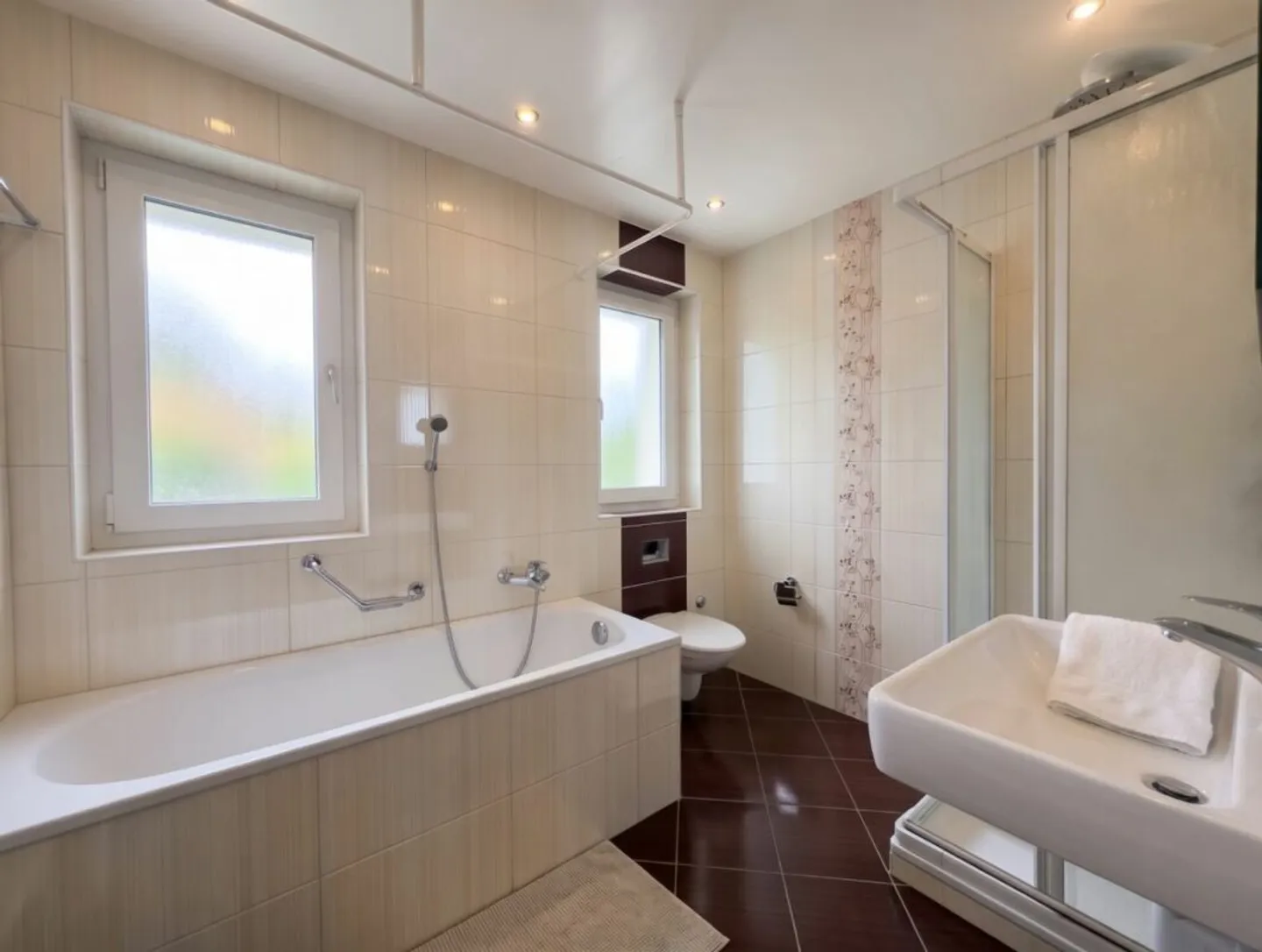 Traumhaftes 3,5-Zimmer-Apartment mit Stadtblick, komplett renoviert - Foto 6 di 7