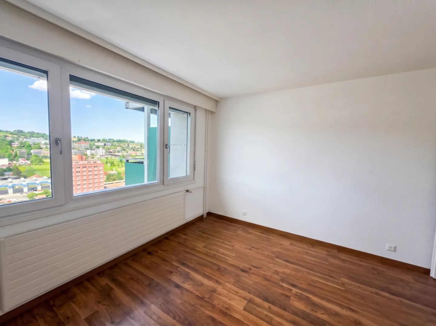Traumhaftes 3,5-Zimmer-Apartment mit Stadtblick, komplett renoviert - Foto 4 di 7
