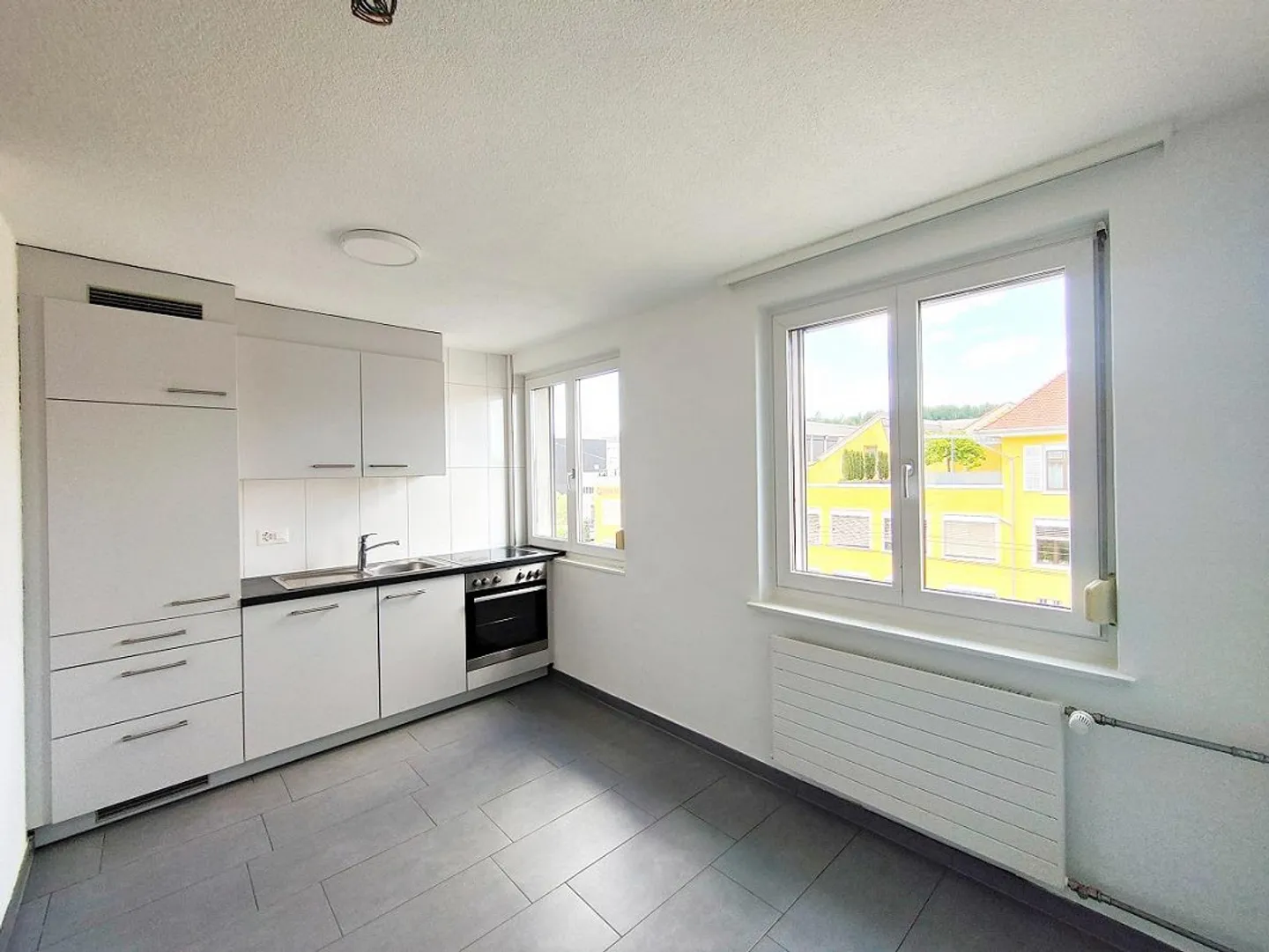 Bell'appartamento moderno - cucina e bagno nuovi - Foto 4 di 10