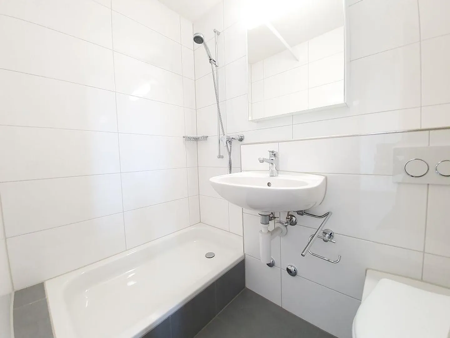 Bell'appartamento moderno - cucina e bagno nuovi - Foto 6 di 10