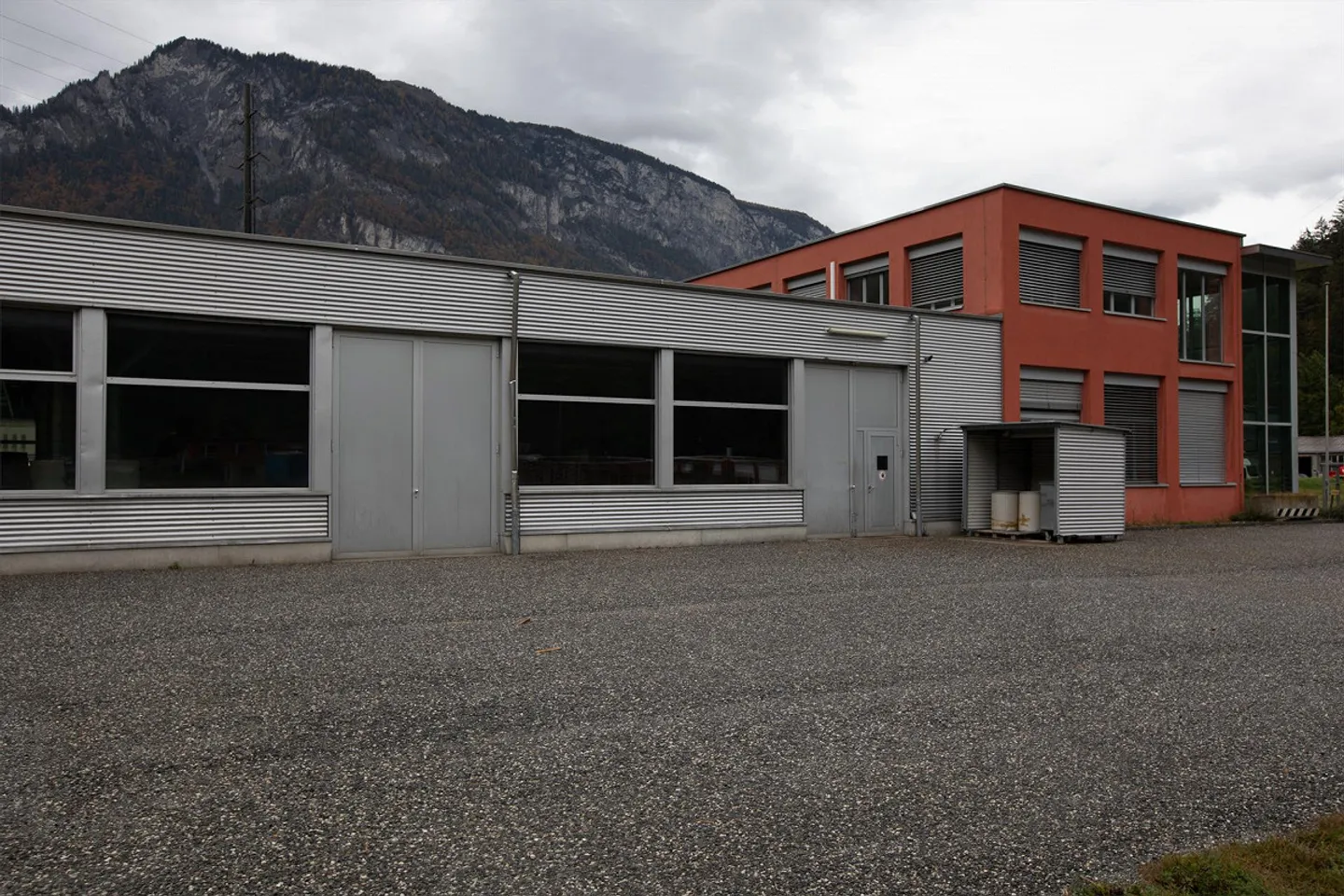 Bis zu 1'600 m2 Produktions- und Lagerräumlichkeiten in Domat/Ems - Foto 10 von 11