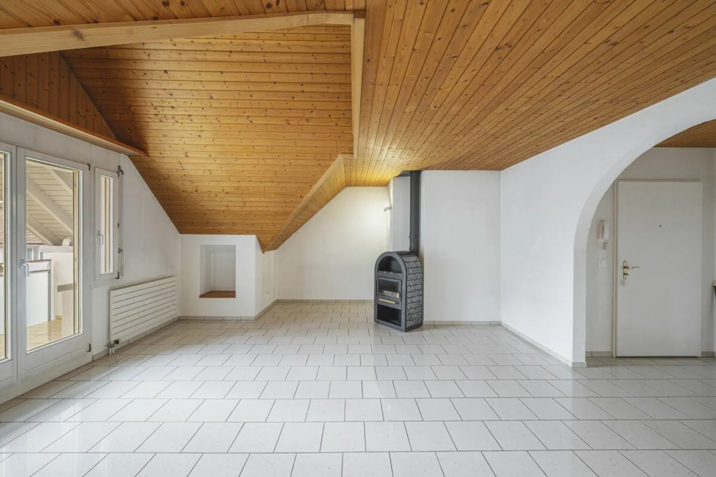 Charming Gem in Popular Residential Area of Herblingen - Photo 4 of 25