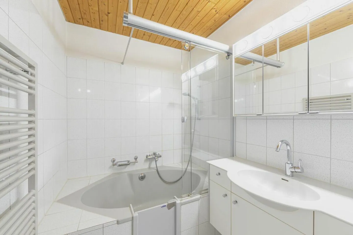 Charming Gem in Popular Residential Area of Herblingen - Photo 11 of 25