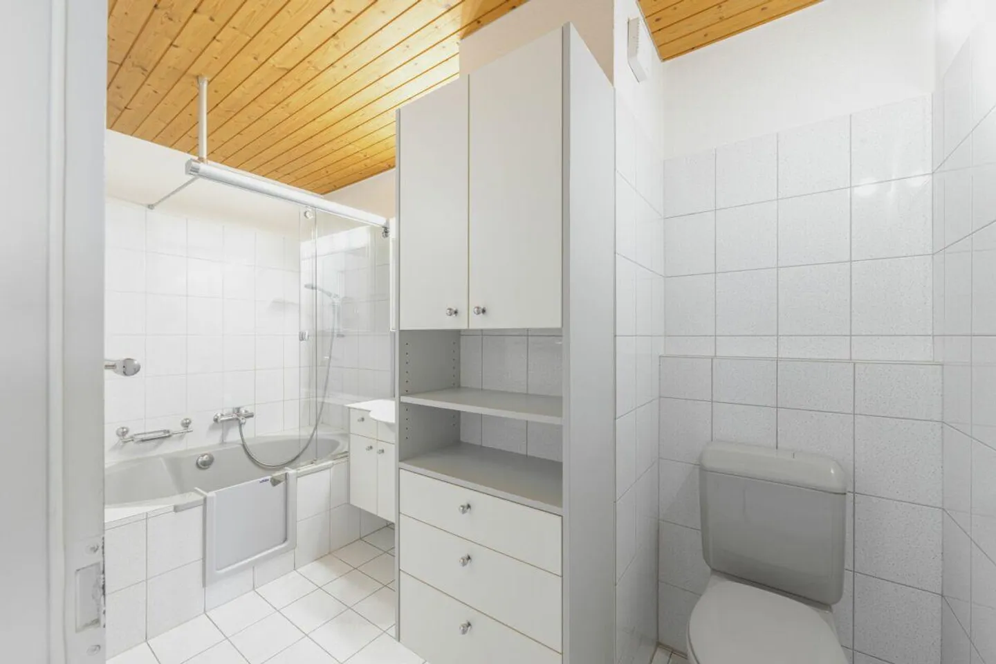 Charming Gem in Popular Residential Area of Herblingen - Photo 12 of 25