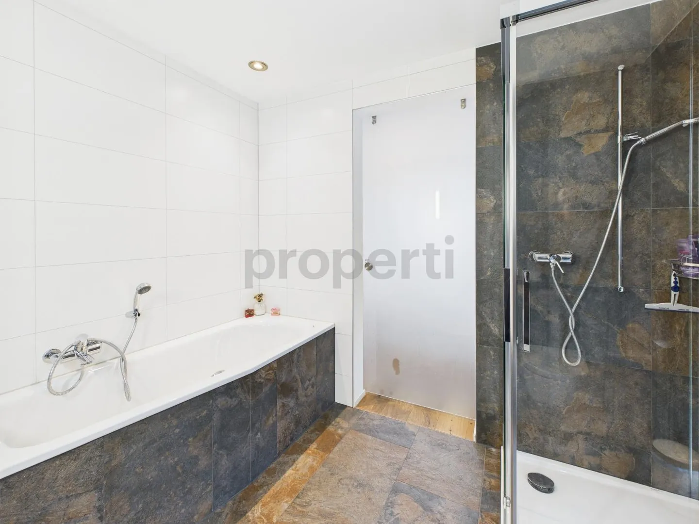 Spacious 5.5-room apartment in a quiet location in Grenchen - Photo 9 of 12