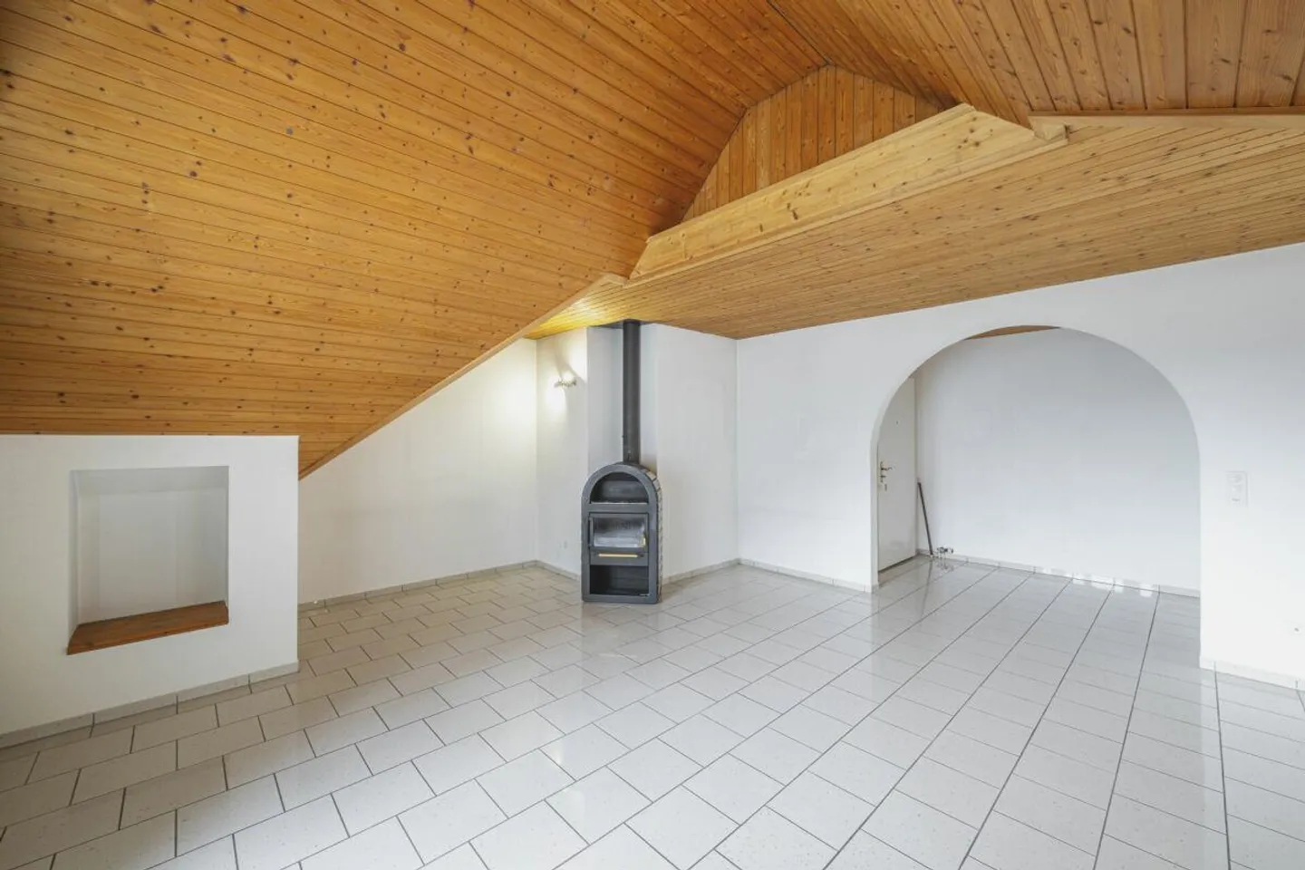 Charming Gem in Popular Residential Area of Herblingen - Photo 7 of 25