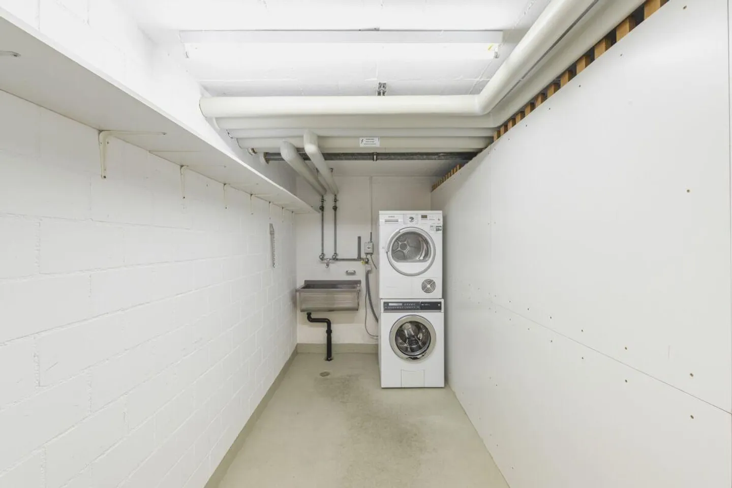 Charming Gem in Popular Residential Area of Herblingen - Photo 18 of 25