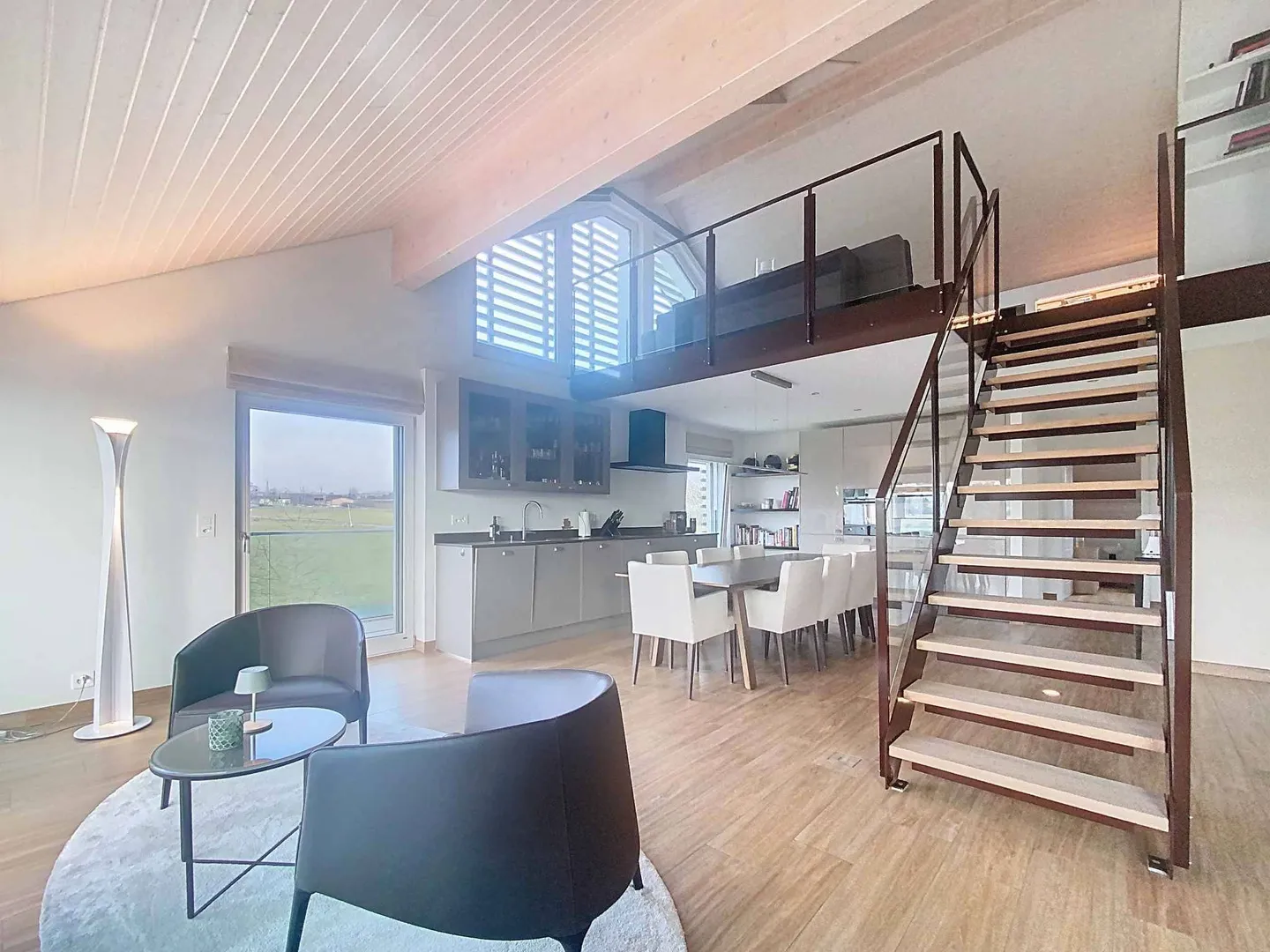 Superb furnished 3.5-room apartment with mezzanine - Photo 1 of 11