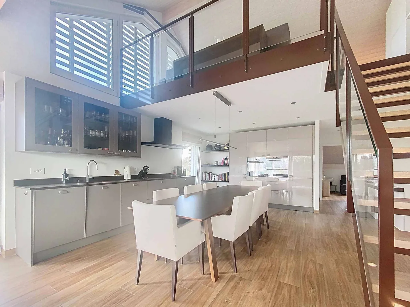 Superb furnished 3.5-room apartment with mezzanine - Photo 2 of 11