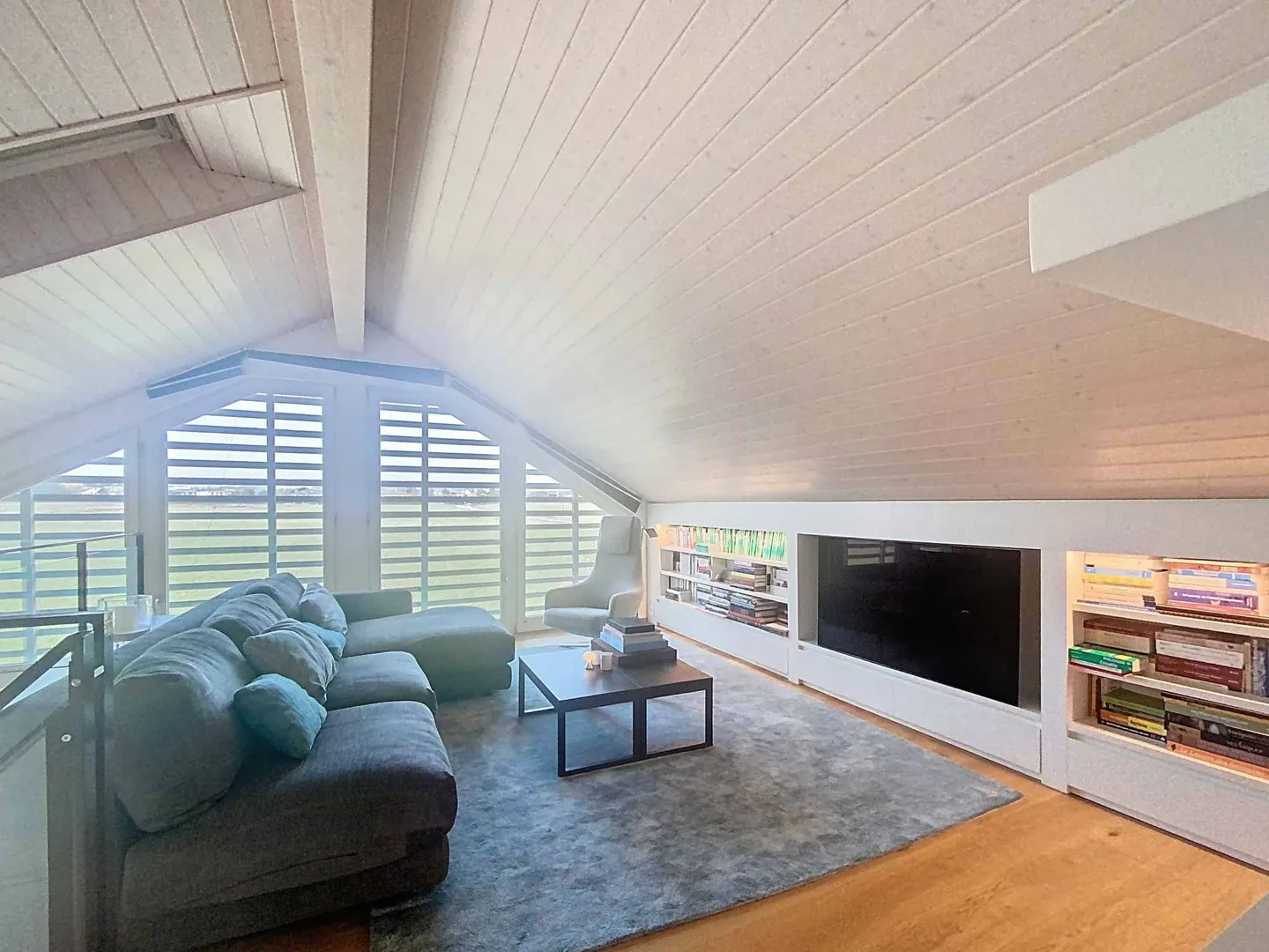 Superb furnished 3.5-room apartment with mezzanine - Photo 10 of 11