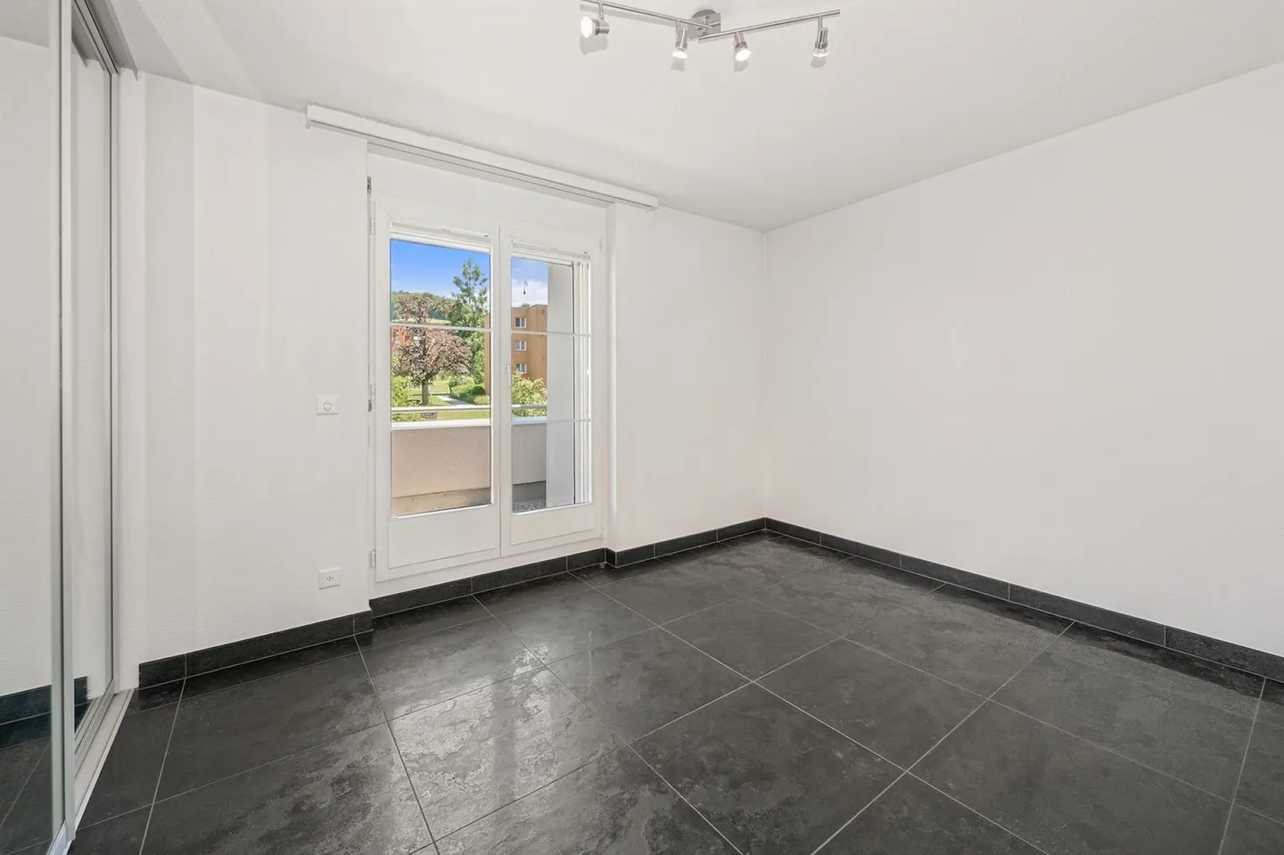 Ampio appartamento duplex di 5,5 stanze a Urdorf - Foto 7 di 13