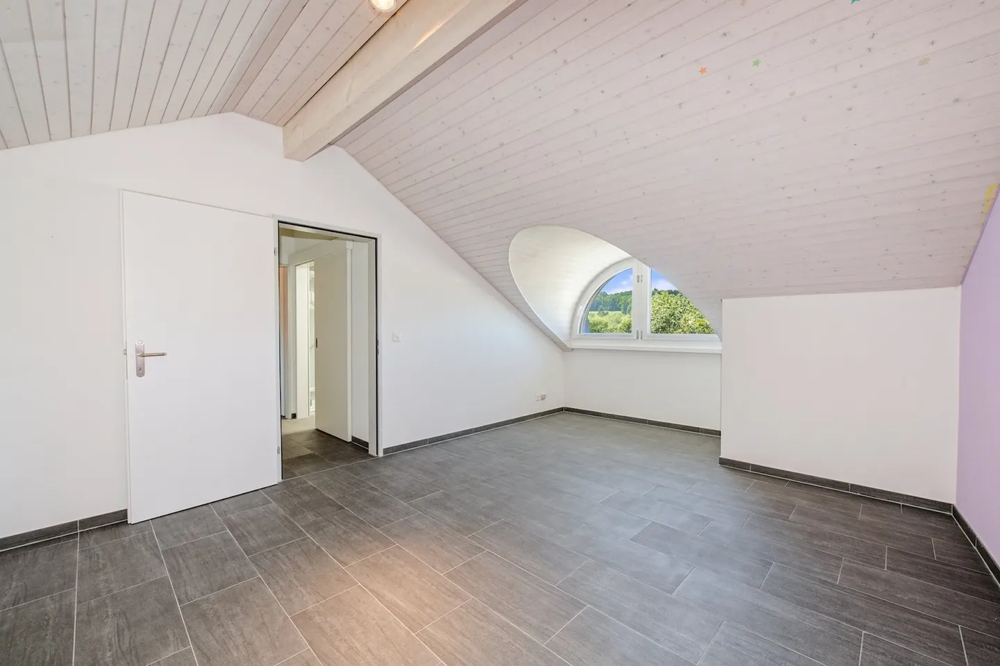 Ampio appartamento duplex di 5,5 stanze a Urdorf - Foto 11 di 13