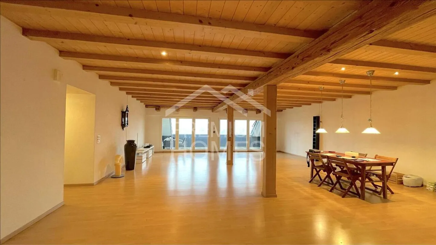 Vivere, investire, sviluppare - tutto in un'unica proprietà - Foto 3 di 13