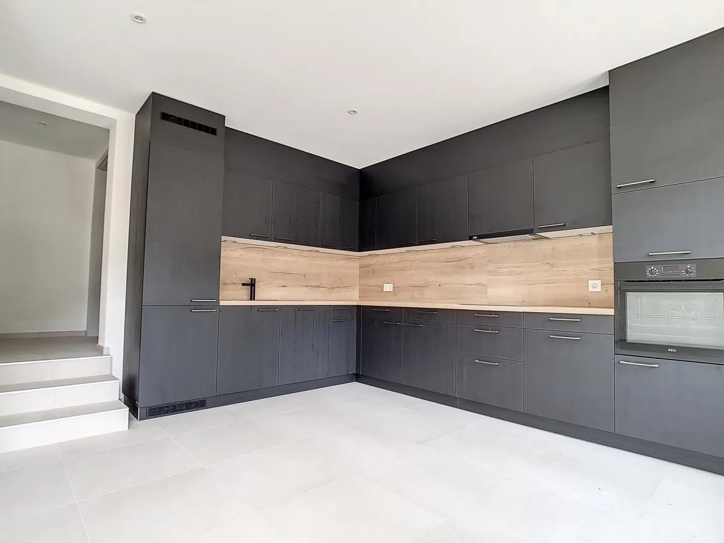 Two and a half room apartment in Villeret - Photo 2 of 9