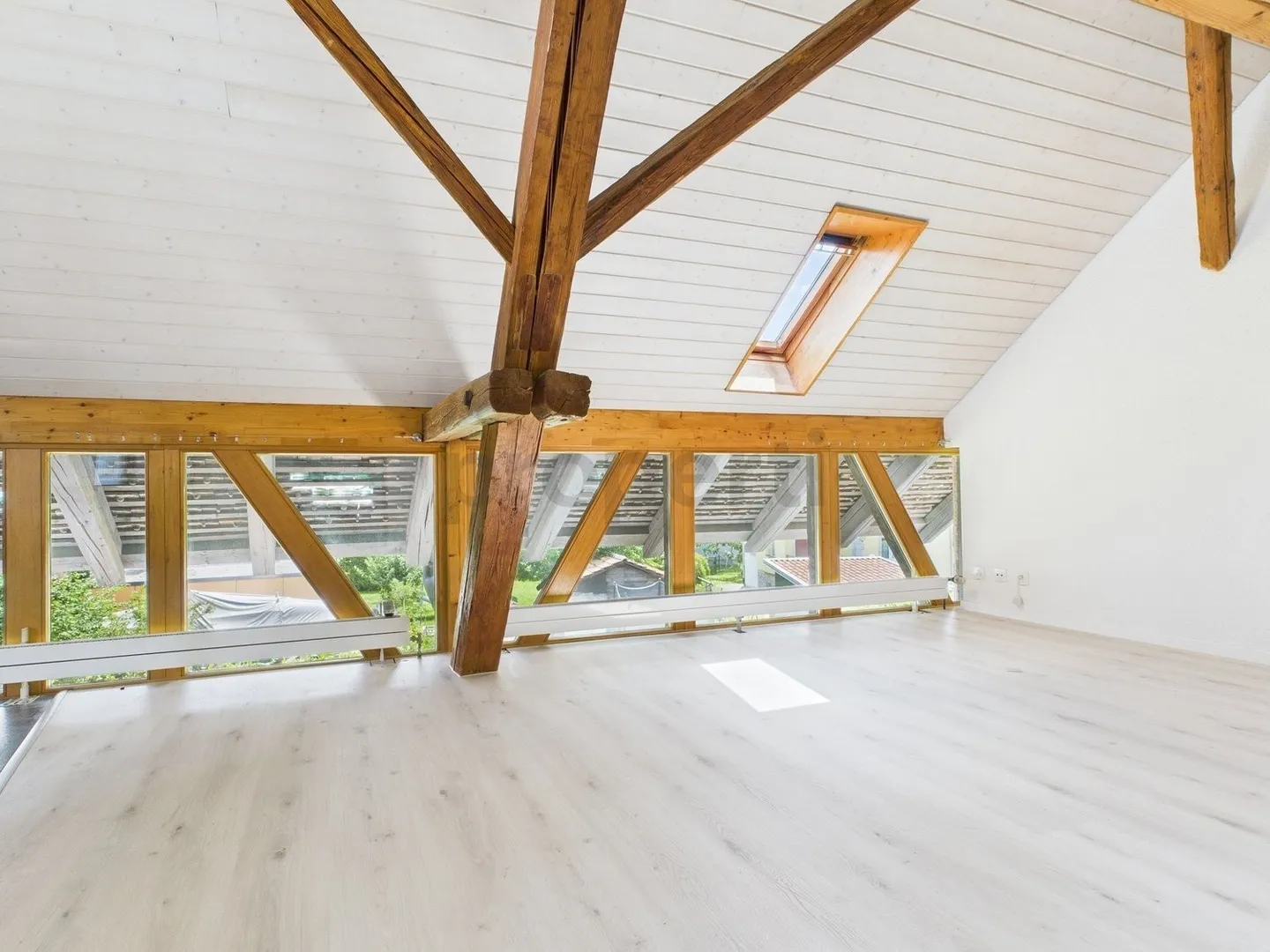 Ampio appartamento duplex di 2,5 stanze a Wettingen - Foto 1 di 11