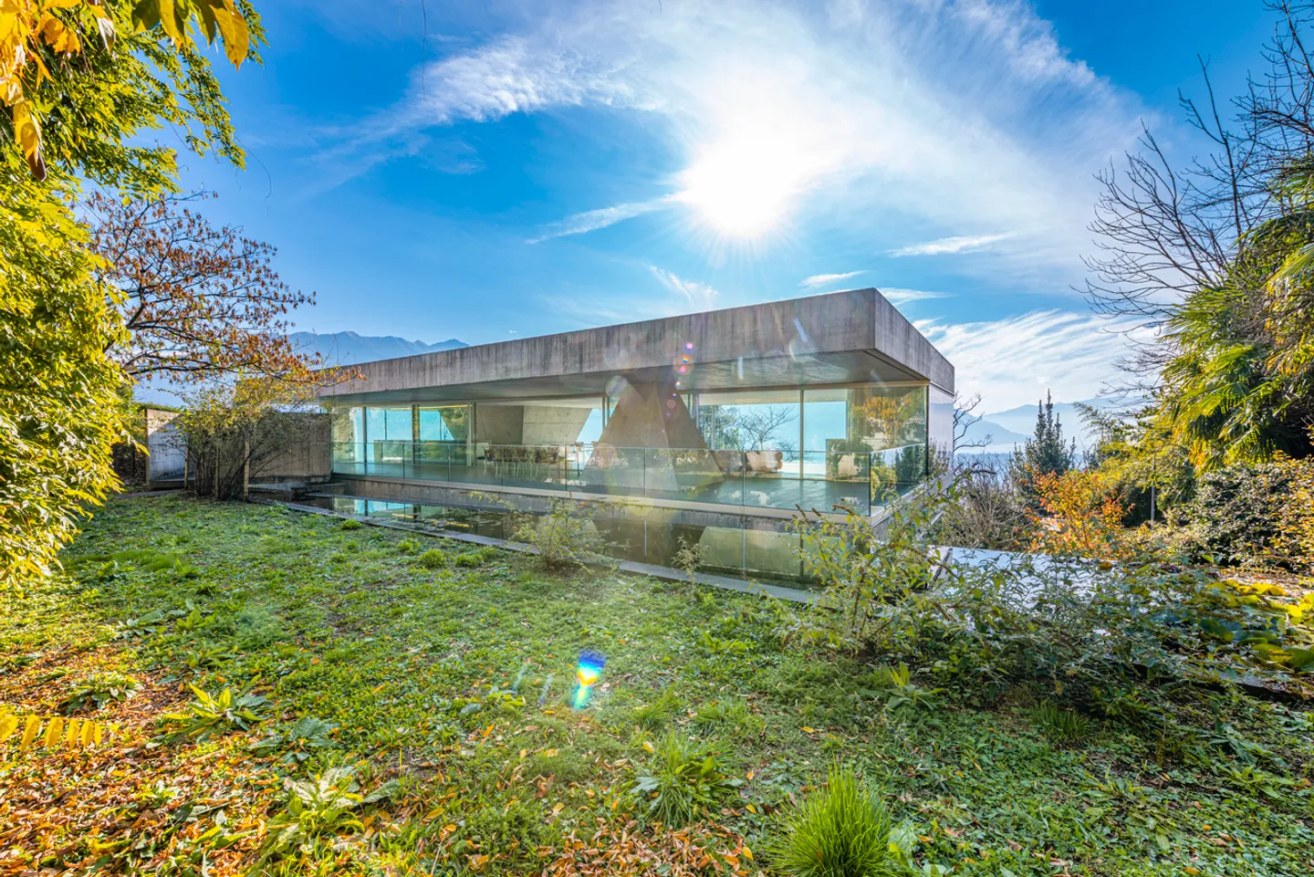 Villa de design iconique avec vue imprenable sur le lac - Photo 10 sur 13