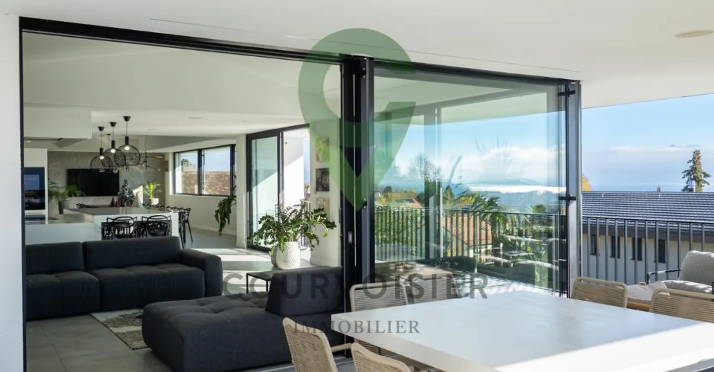Villa contemporanea con vista lago - Foto 1 di 11