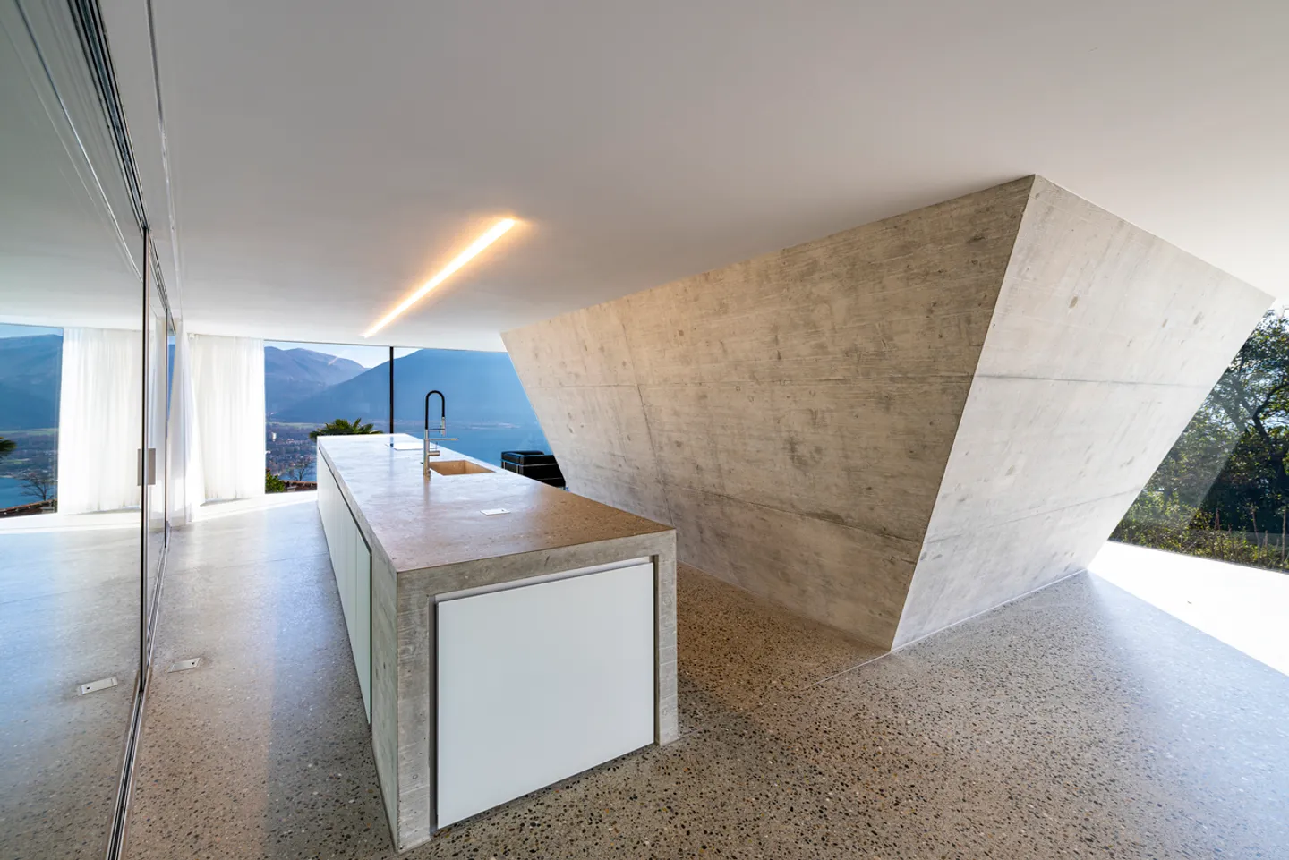 Villa de design iconique avec vue imprenable sur le lac - Photo 6 sur 13